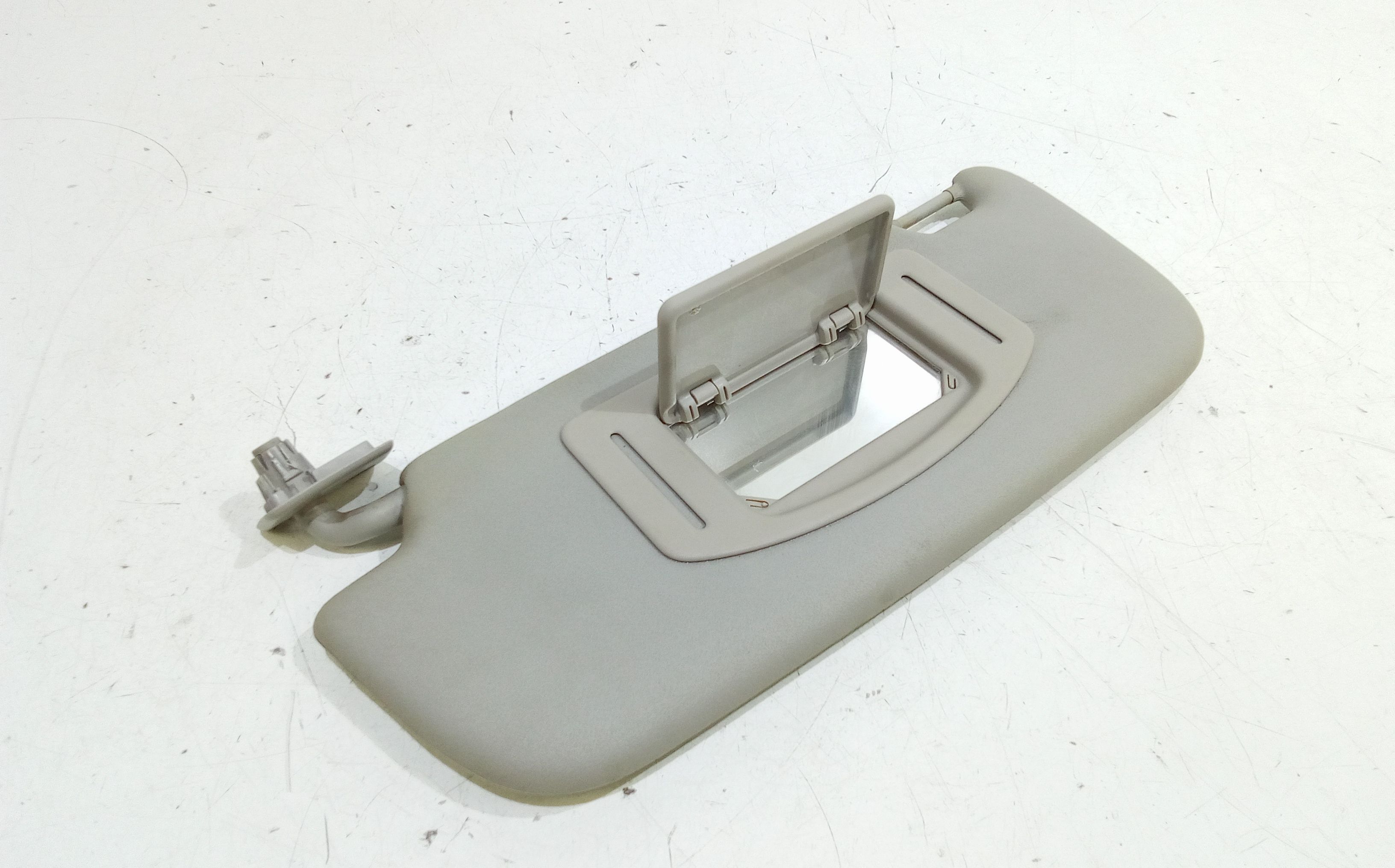 Aletta Parasole Parabrezza Sinistro A4548100910CH0A Usato