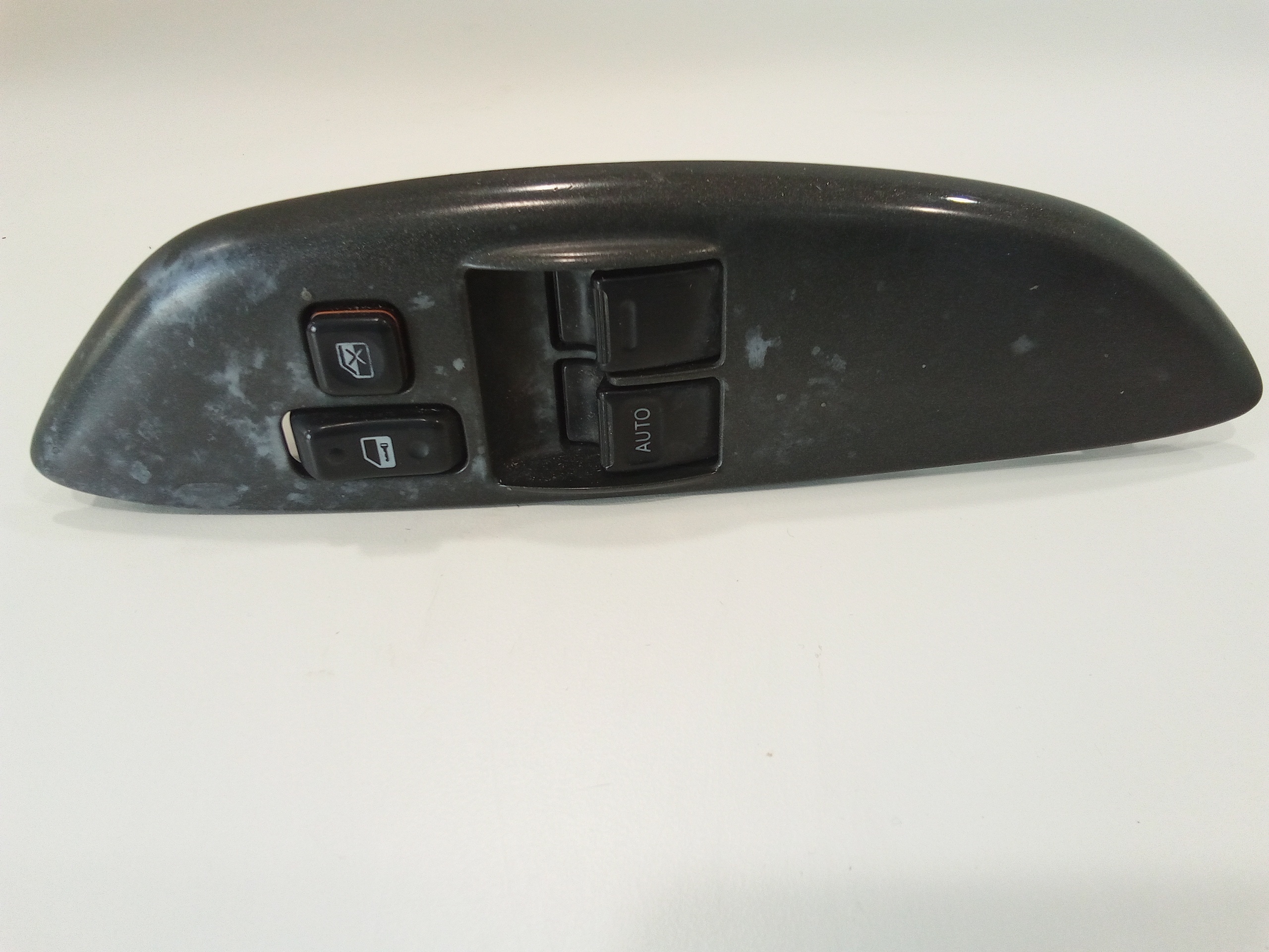 Interruttore Alzacristalli Porta Ant. Sinistro 8482010100 Usato