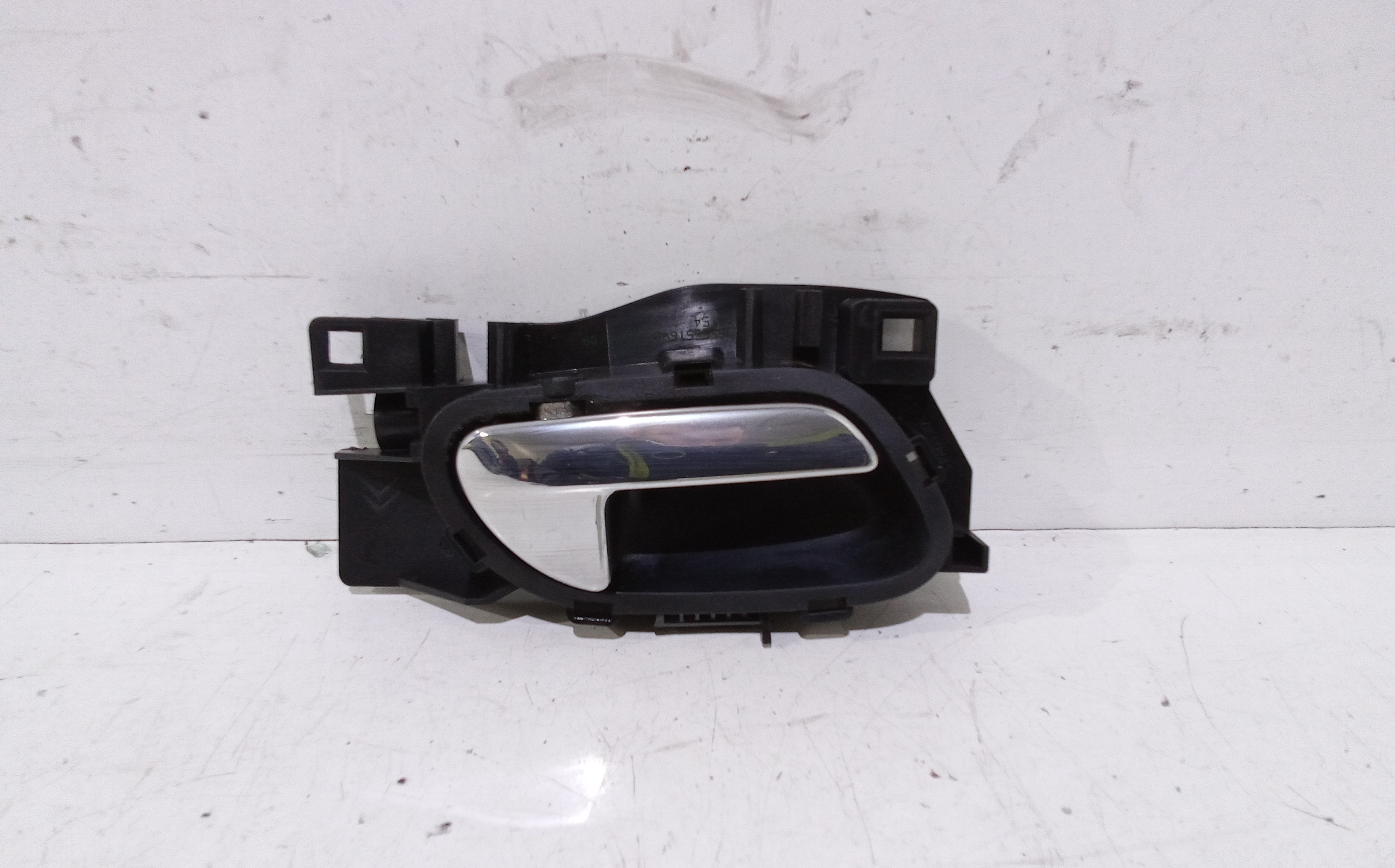 Maniglia Int. Apertura Porta Post. Destro 9144A5 Usato