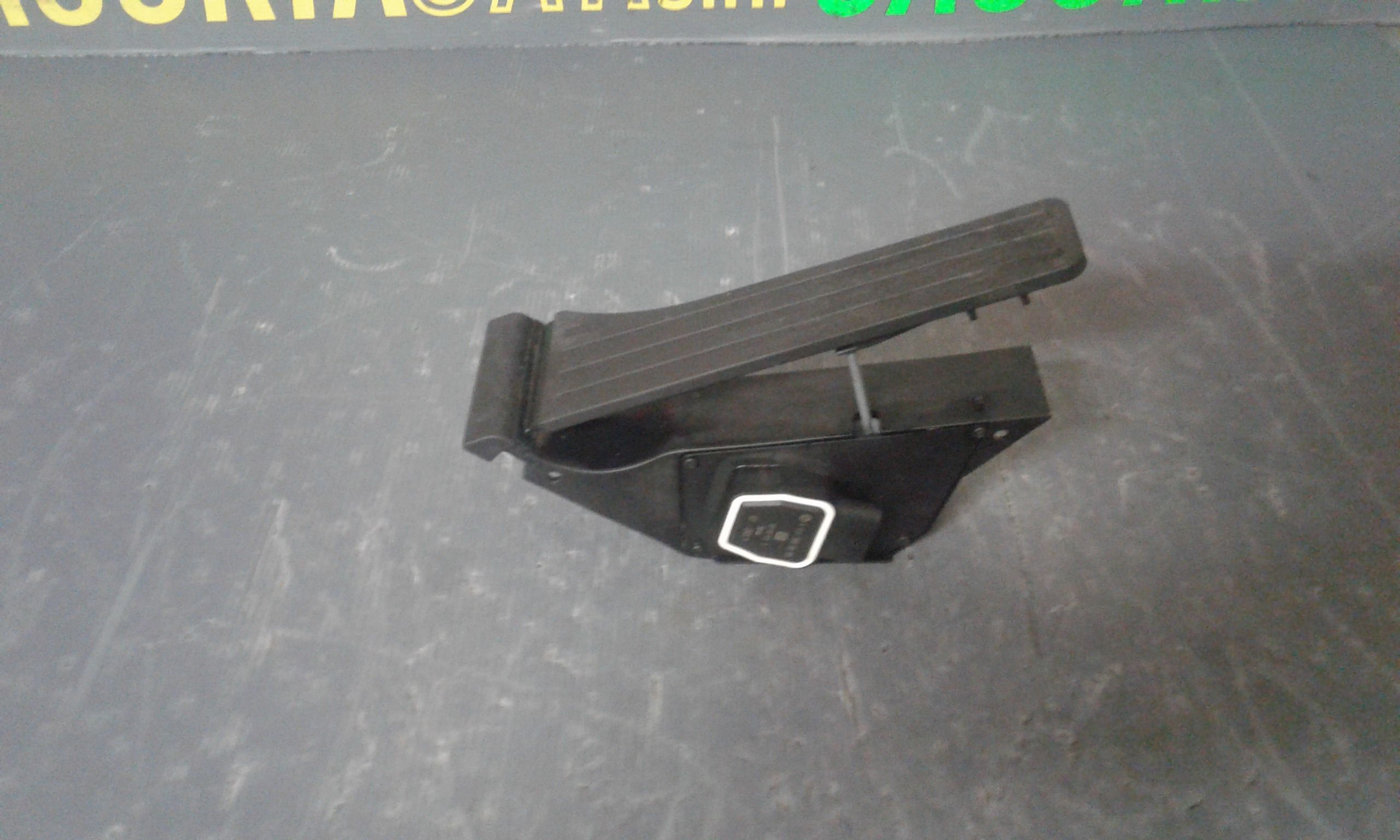 Pedale Acceleratore A2043000804 Usato