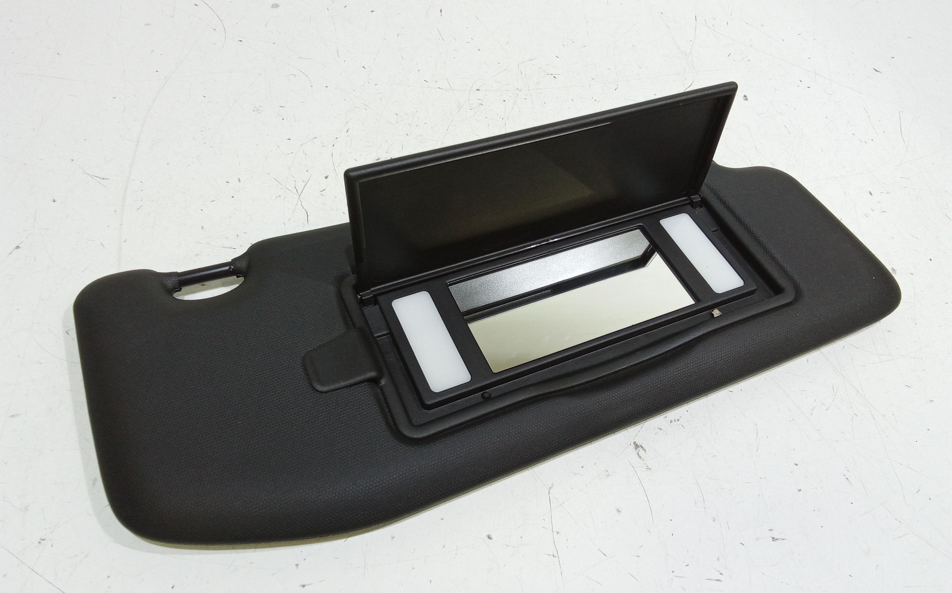 Aletta Parasole Parabrezza Destro 98100807PR Usato