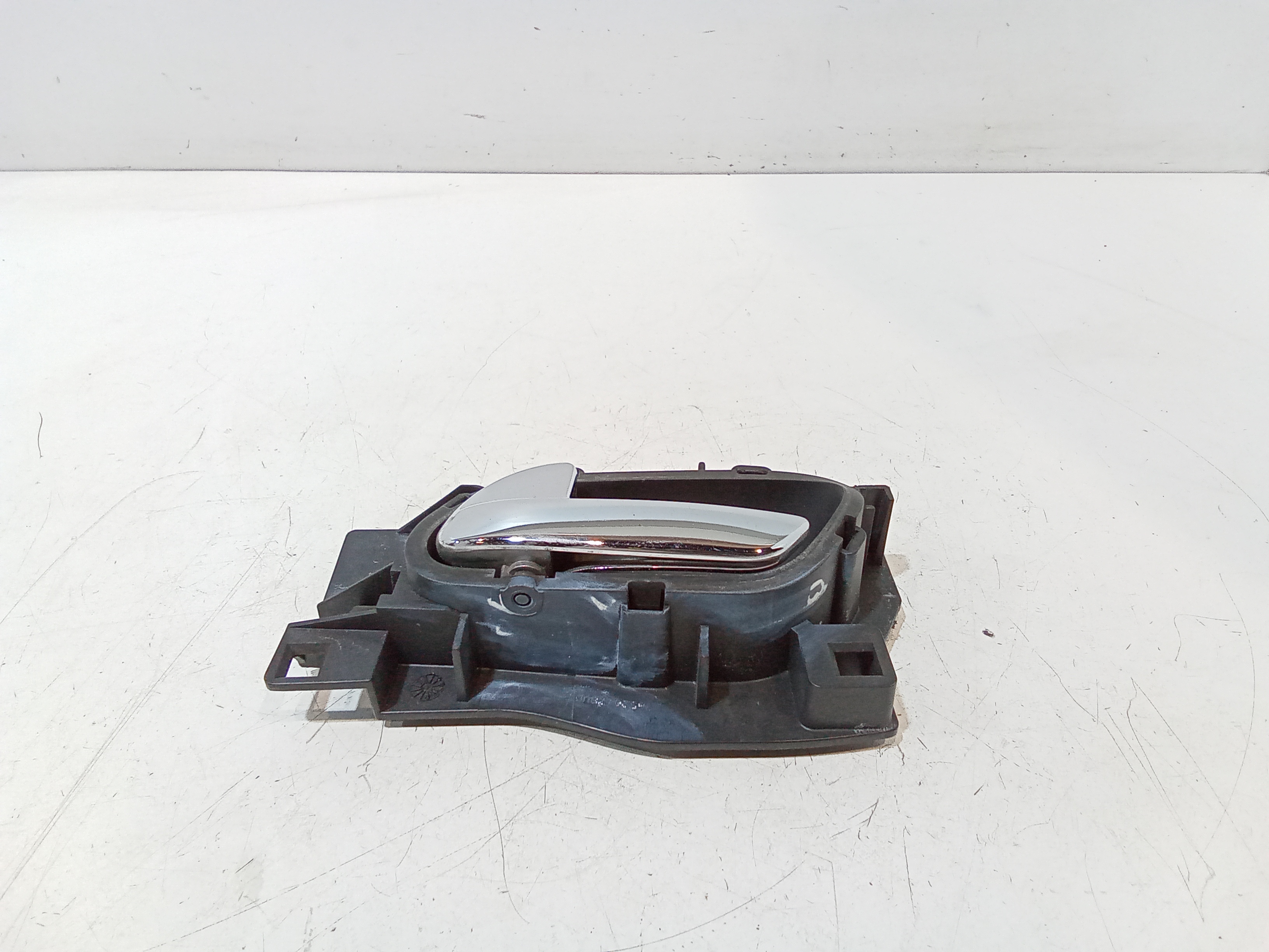 Maniglia Int. Apertura Porta Ant. Sinistro 9143J9 Usato