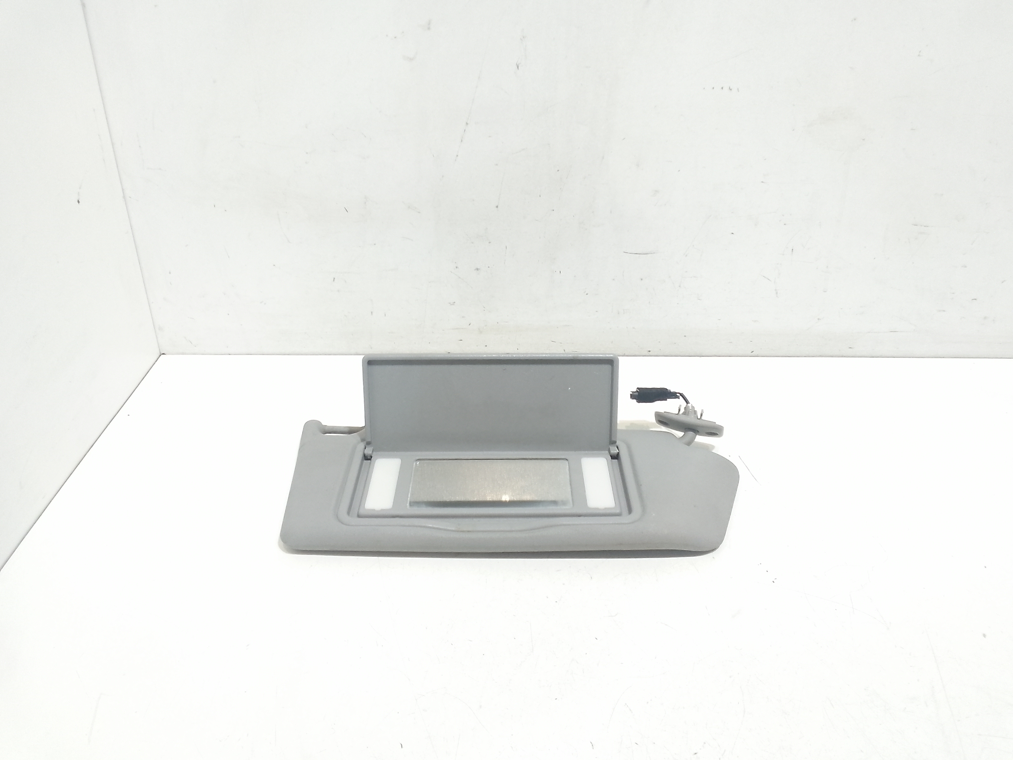 Aletta Parasole Parabrezza Destro 13113045 Usato