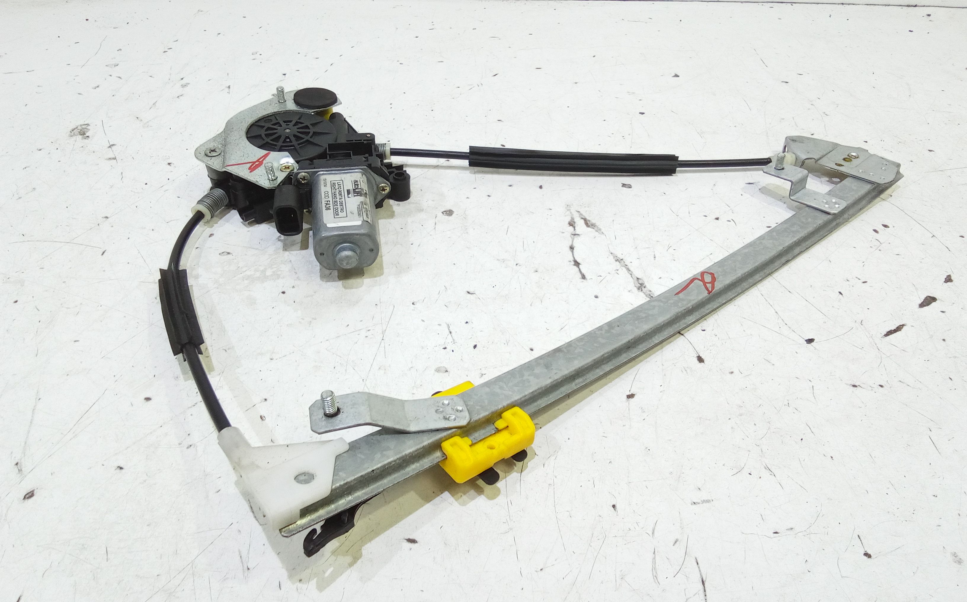 Alzacristallo Porta Ant. Destro 1H0837402B Usato