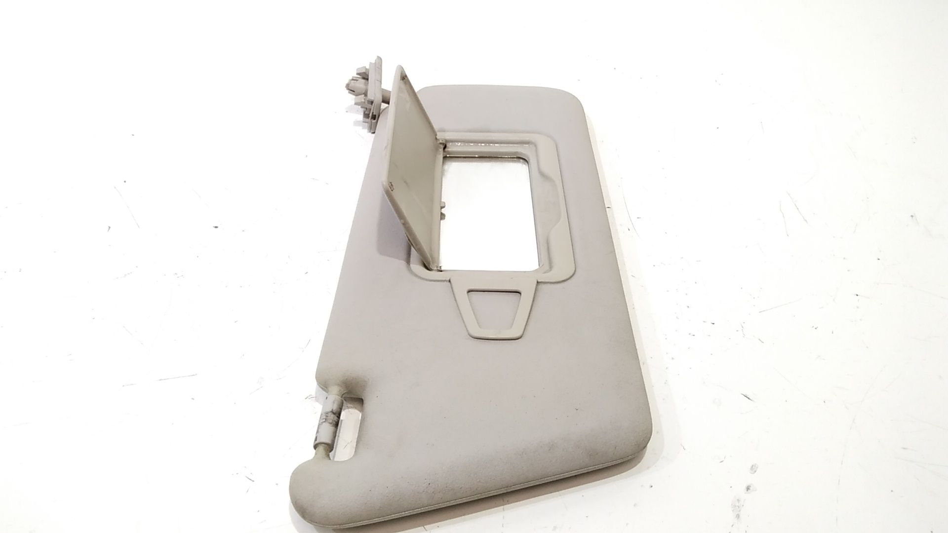 Aletta Parasole Parabrezza Destro A16981002107H48 Usato