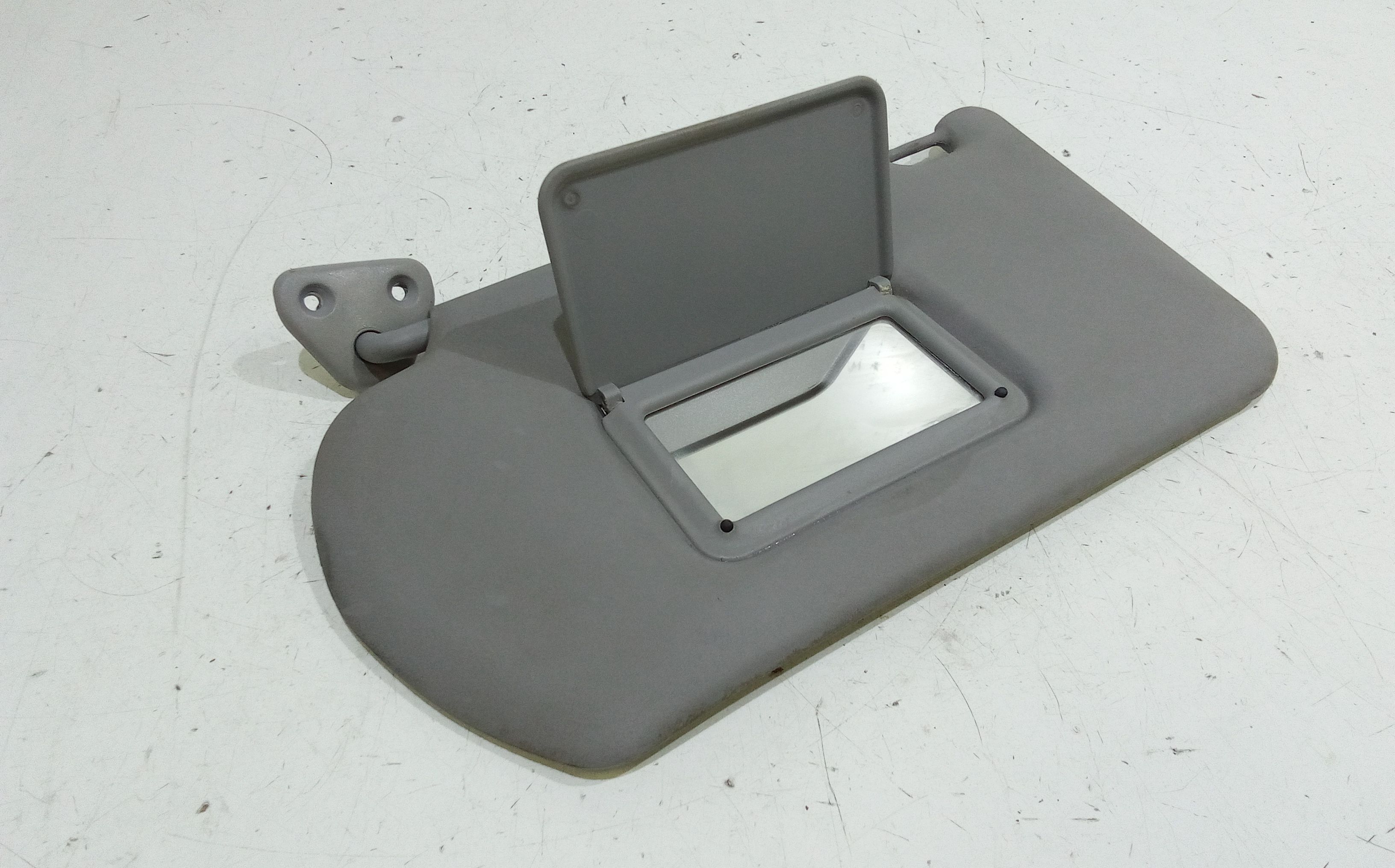 Aletta Parasole Parabrezza Sinistro 96401BM470 Usato