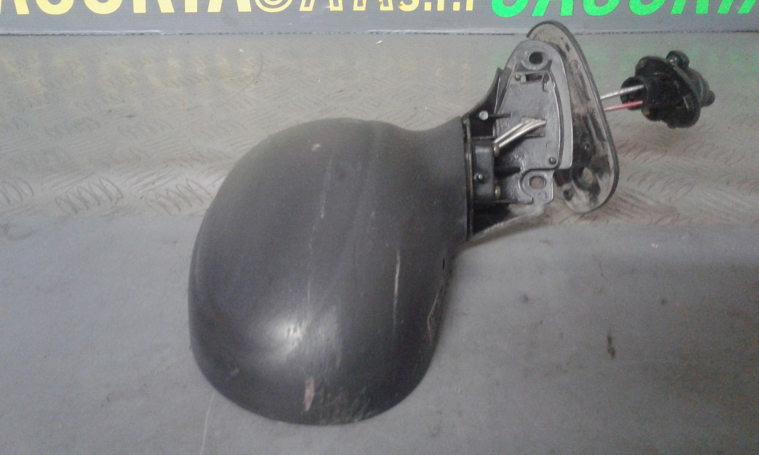 Retrovisore Est. Destro Usato