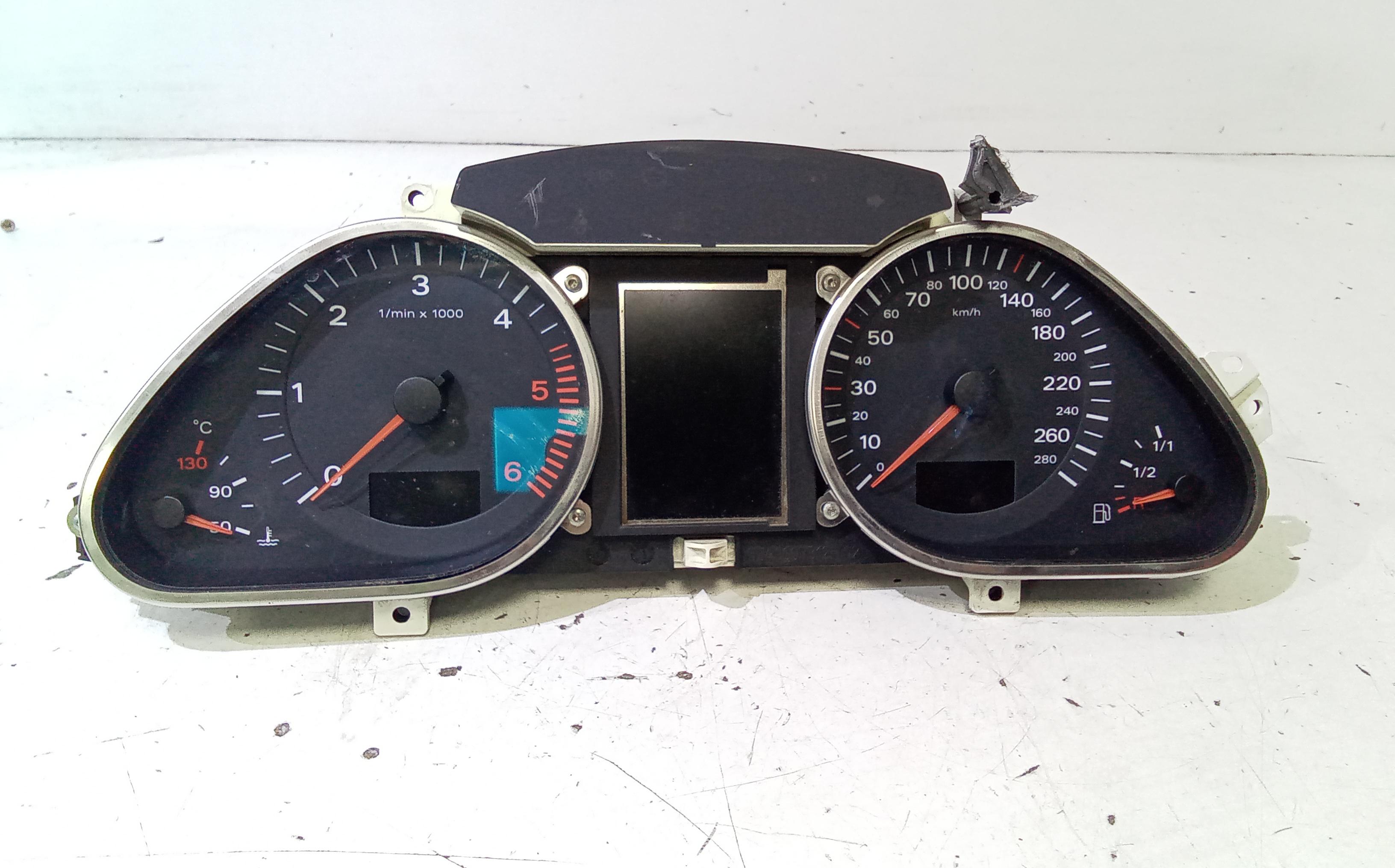 Quadro Portastrumenti 4F0920901HX Usato