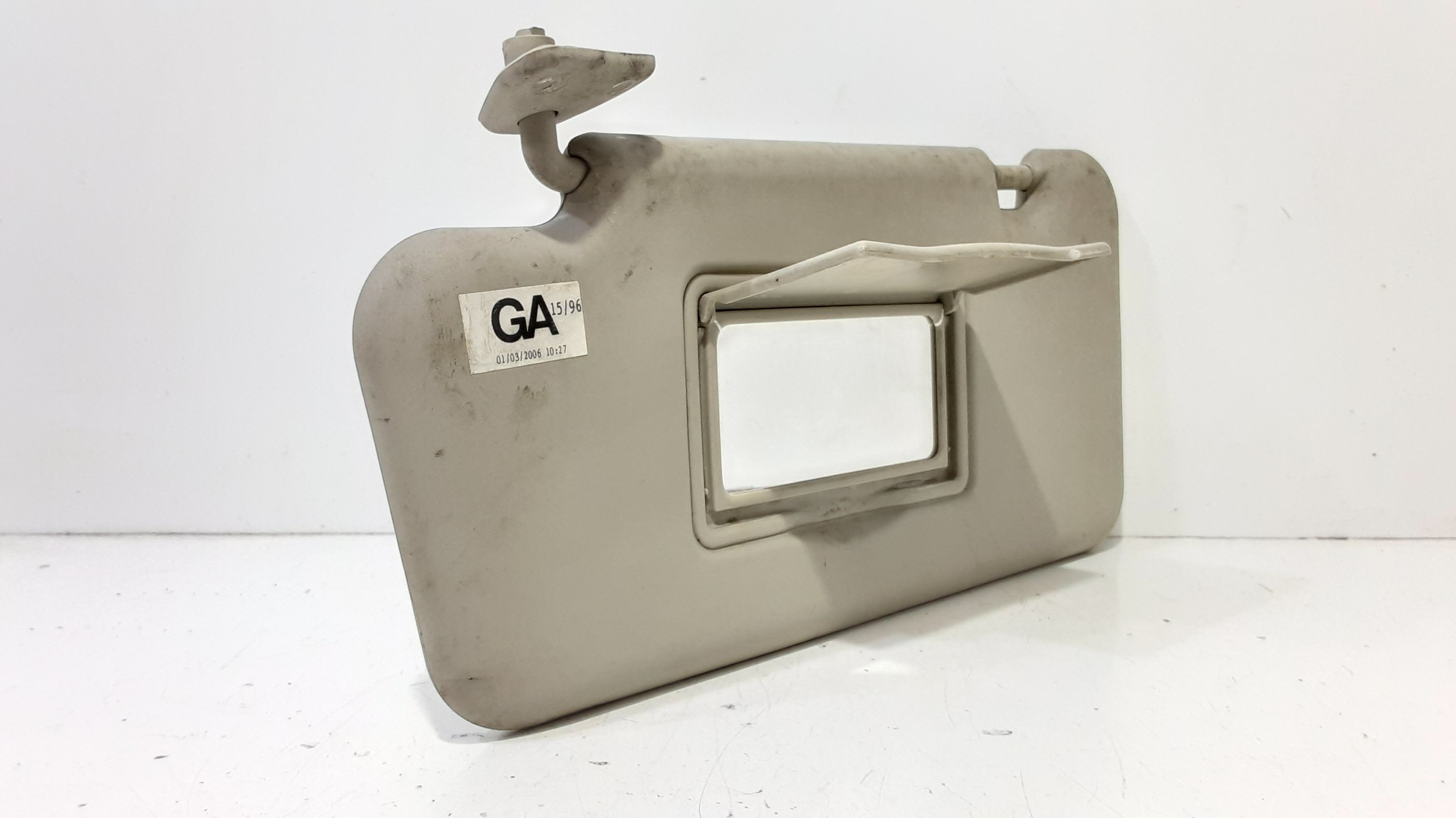 Aletta Parasole Parabrezza Sinistro 964019U100 Usato