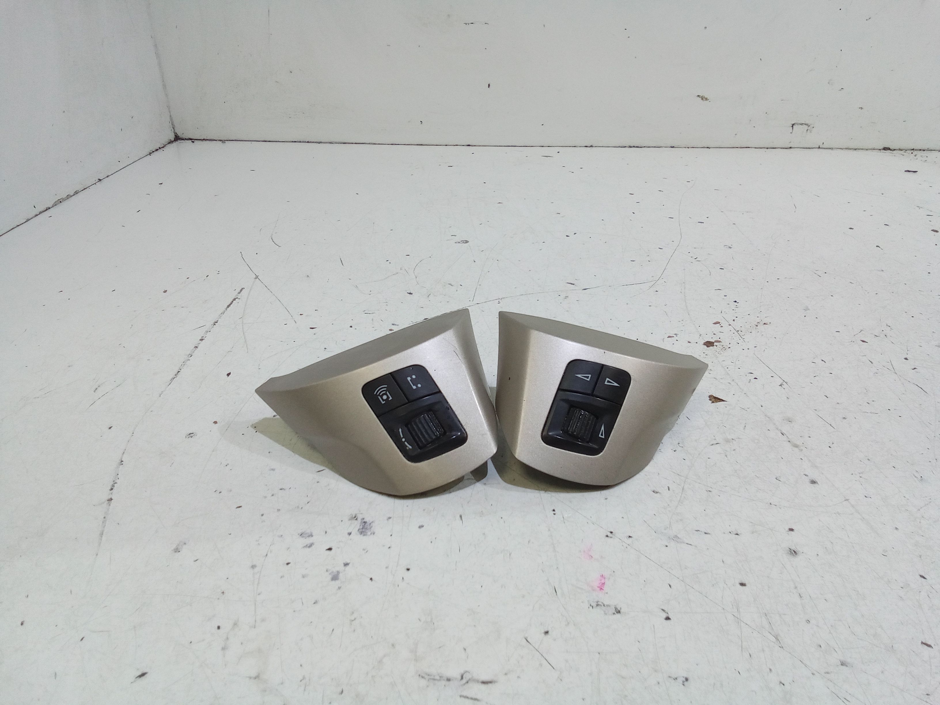 Blocco Volante Multifunzione Usato