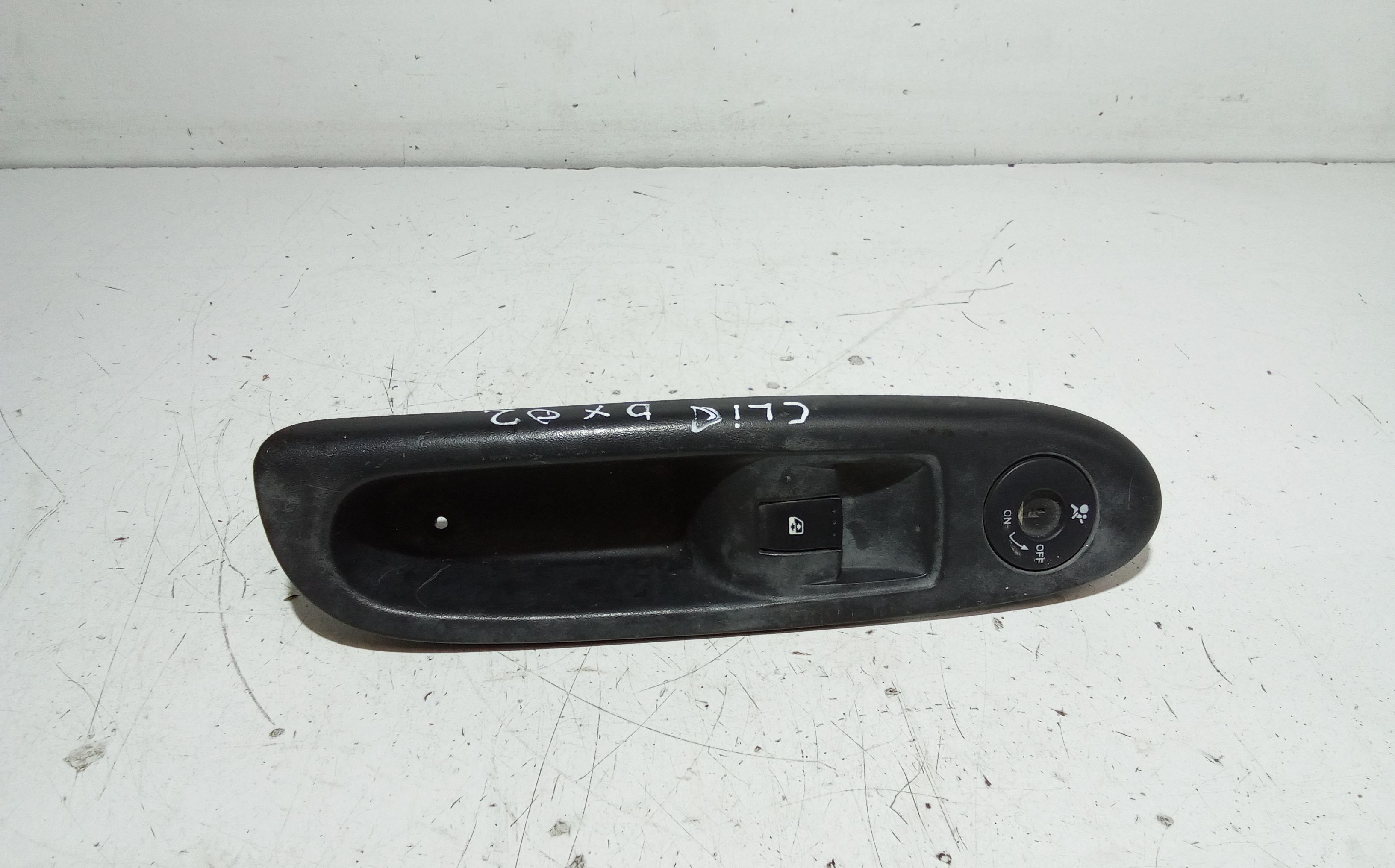 Interruttore Alzacristalli Porta Ant. Destro Usato