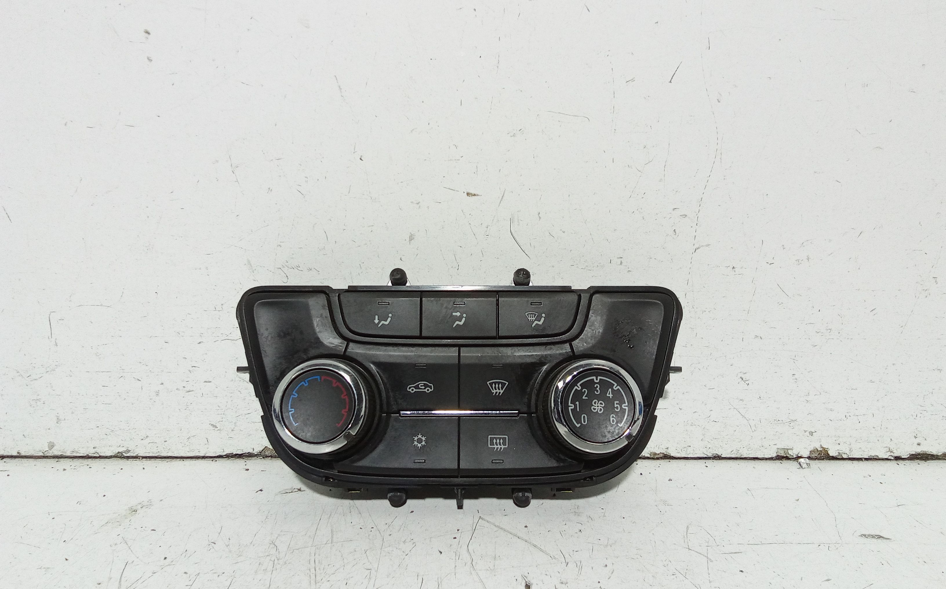 Blocco Comando Climatizzazione 13429871 Usato