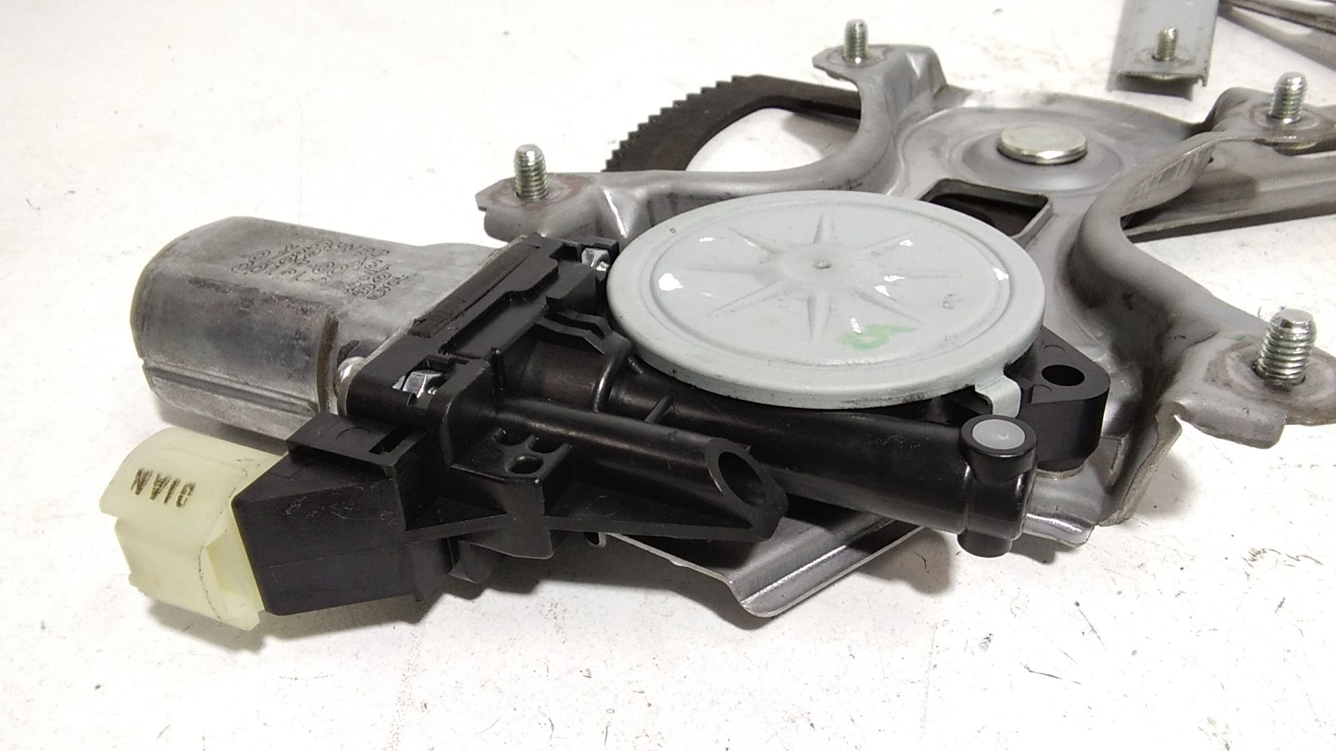 Alzacristallo Porta Ant. Destro 824021J000 Usato