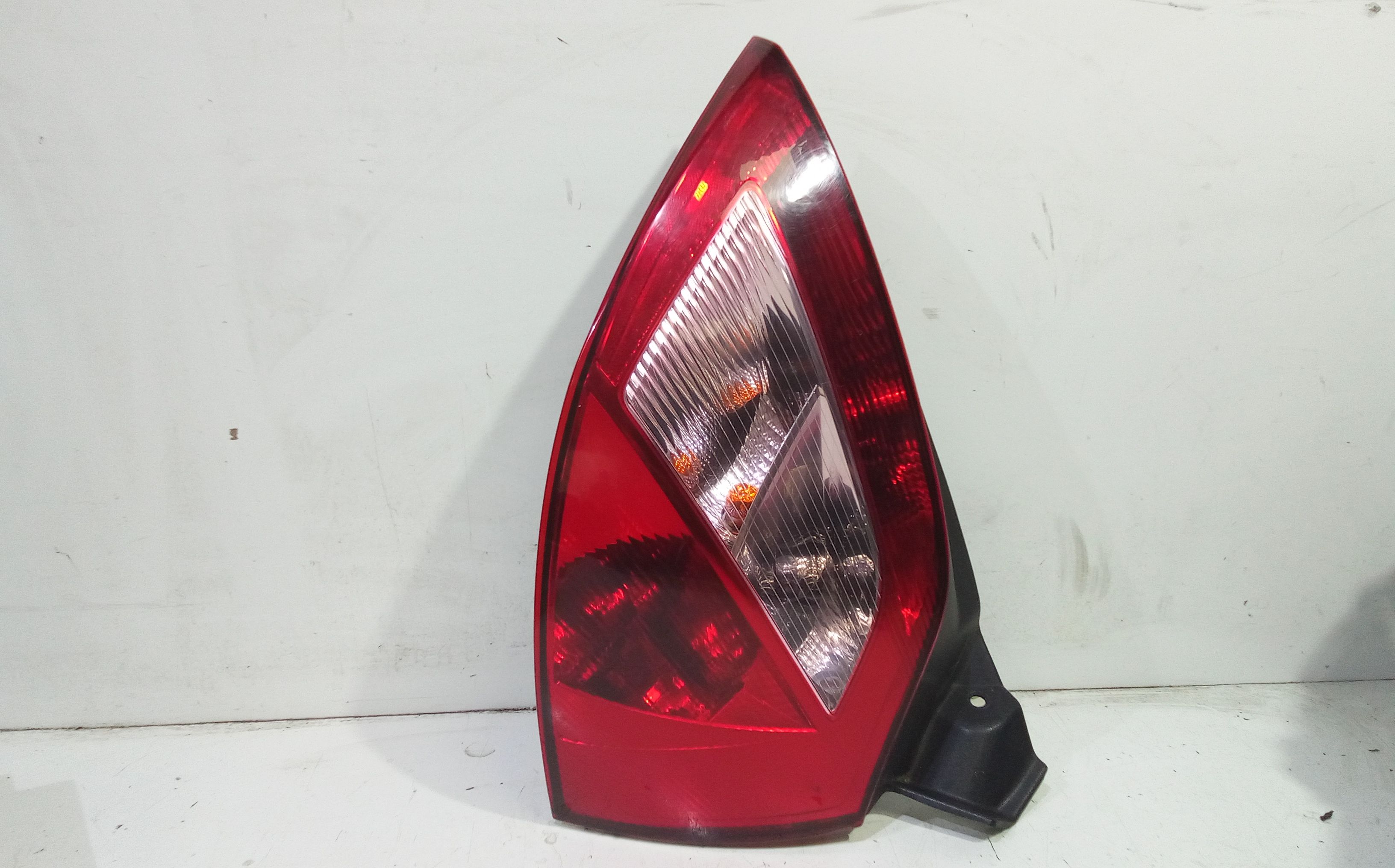 Fanale Post. Destro 8200073237 Usato