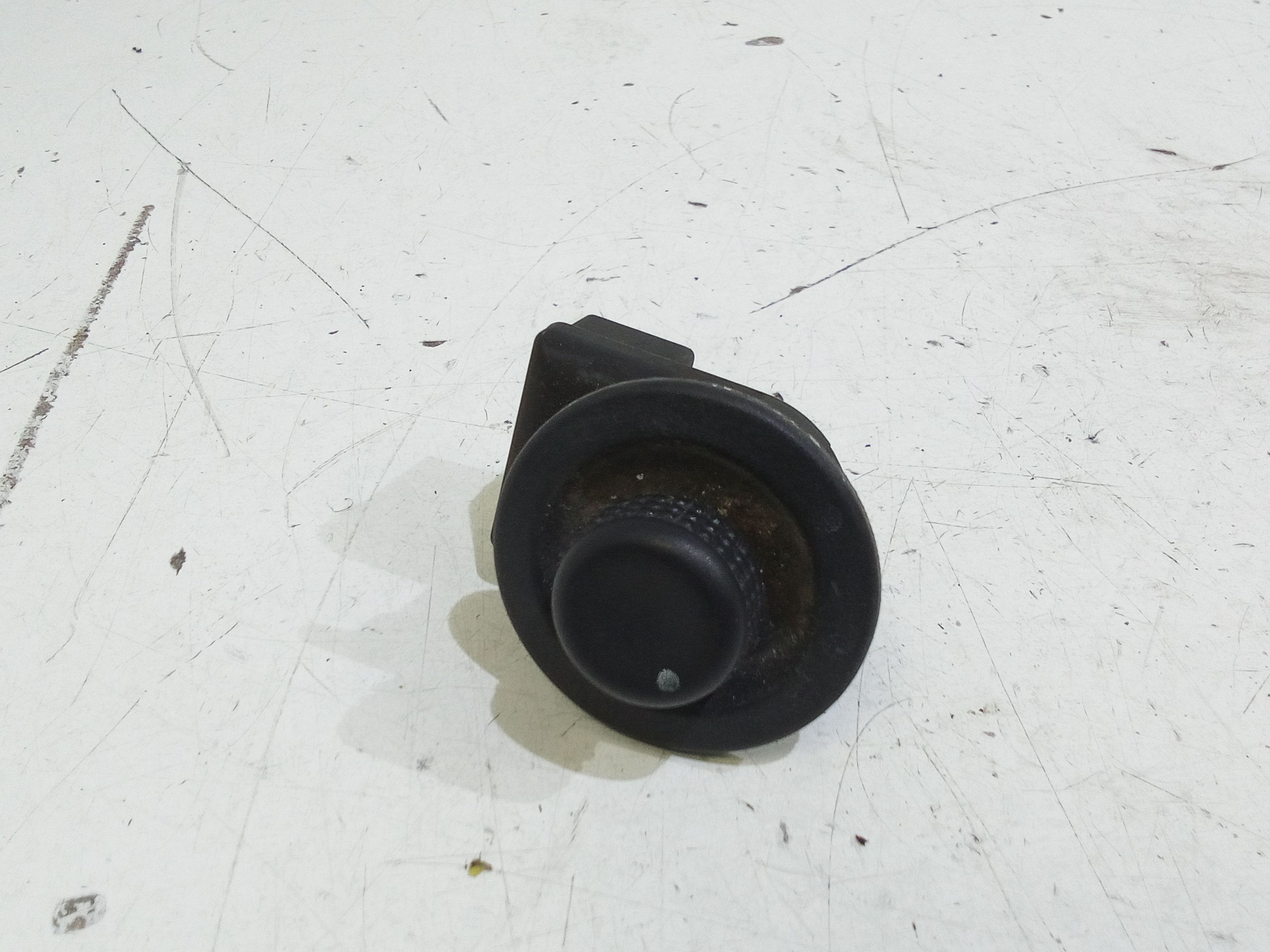 Interruttore Regolazione Retrovisore Est. 7700410199 Usato