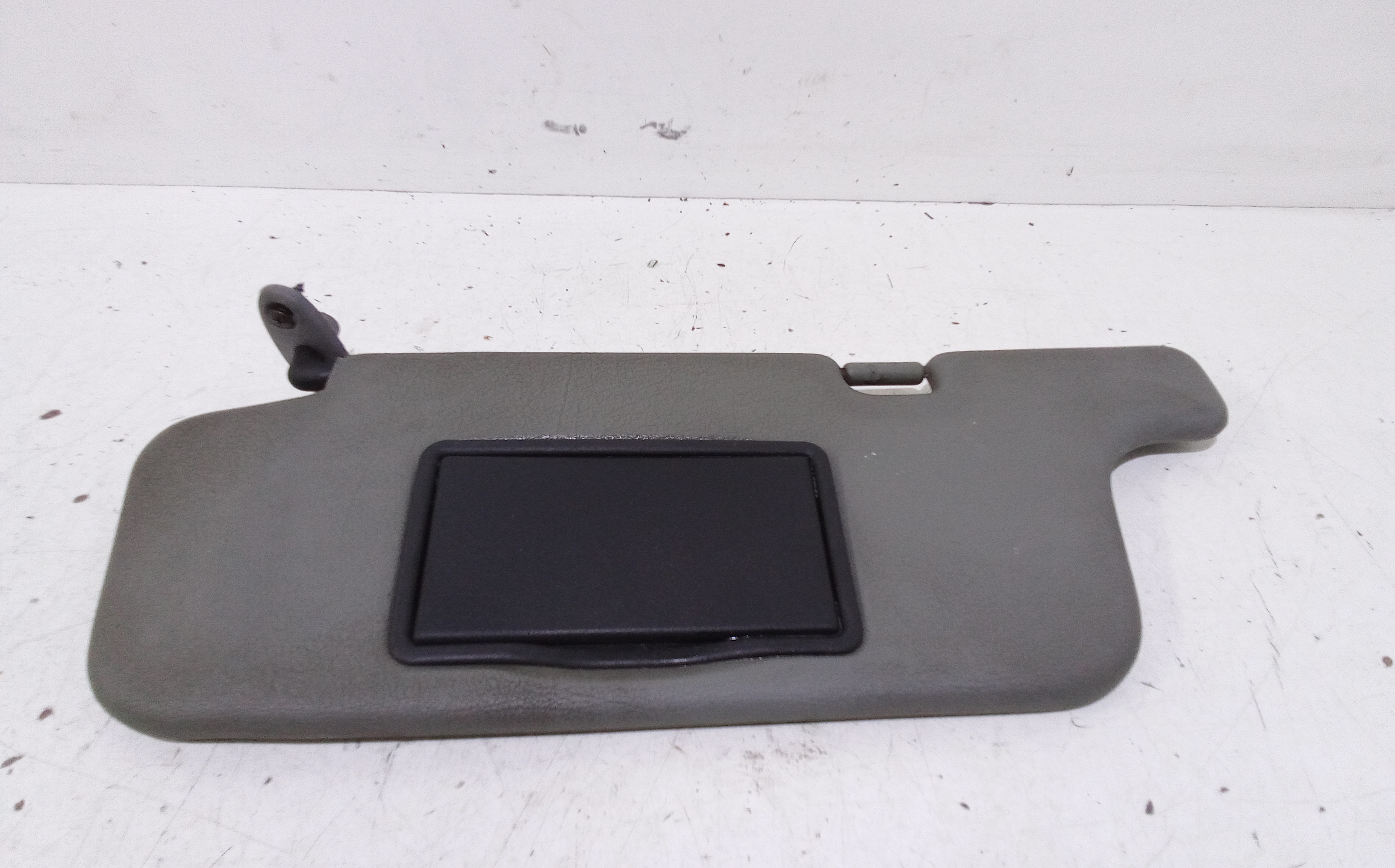 Aletta Parasole Parabrezza Sinistro 964016F602 Usato