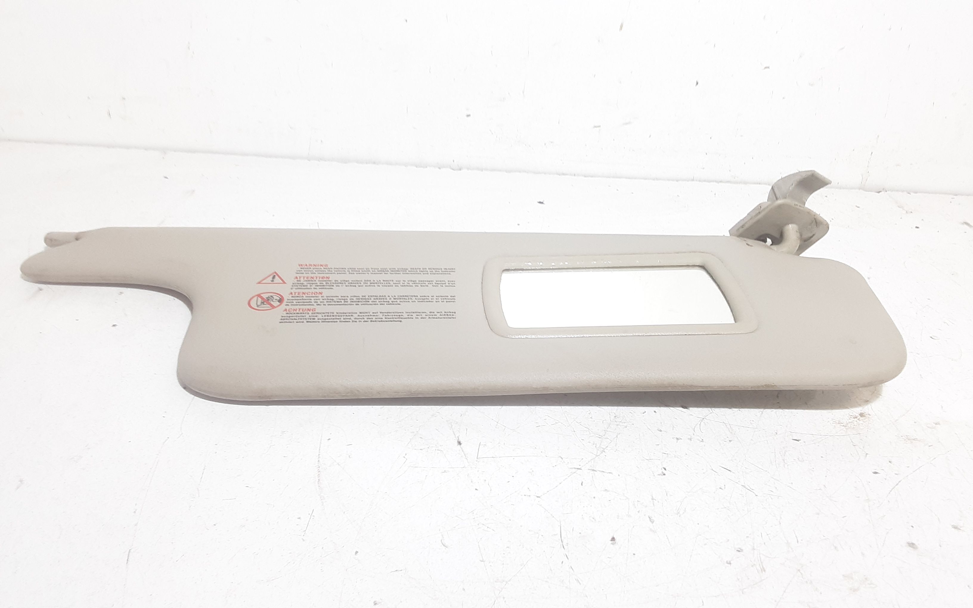 Aletta Parasole Parabrezza Destro 8200246819 Usato