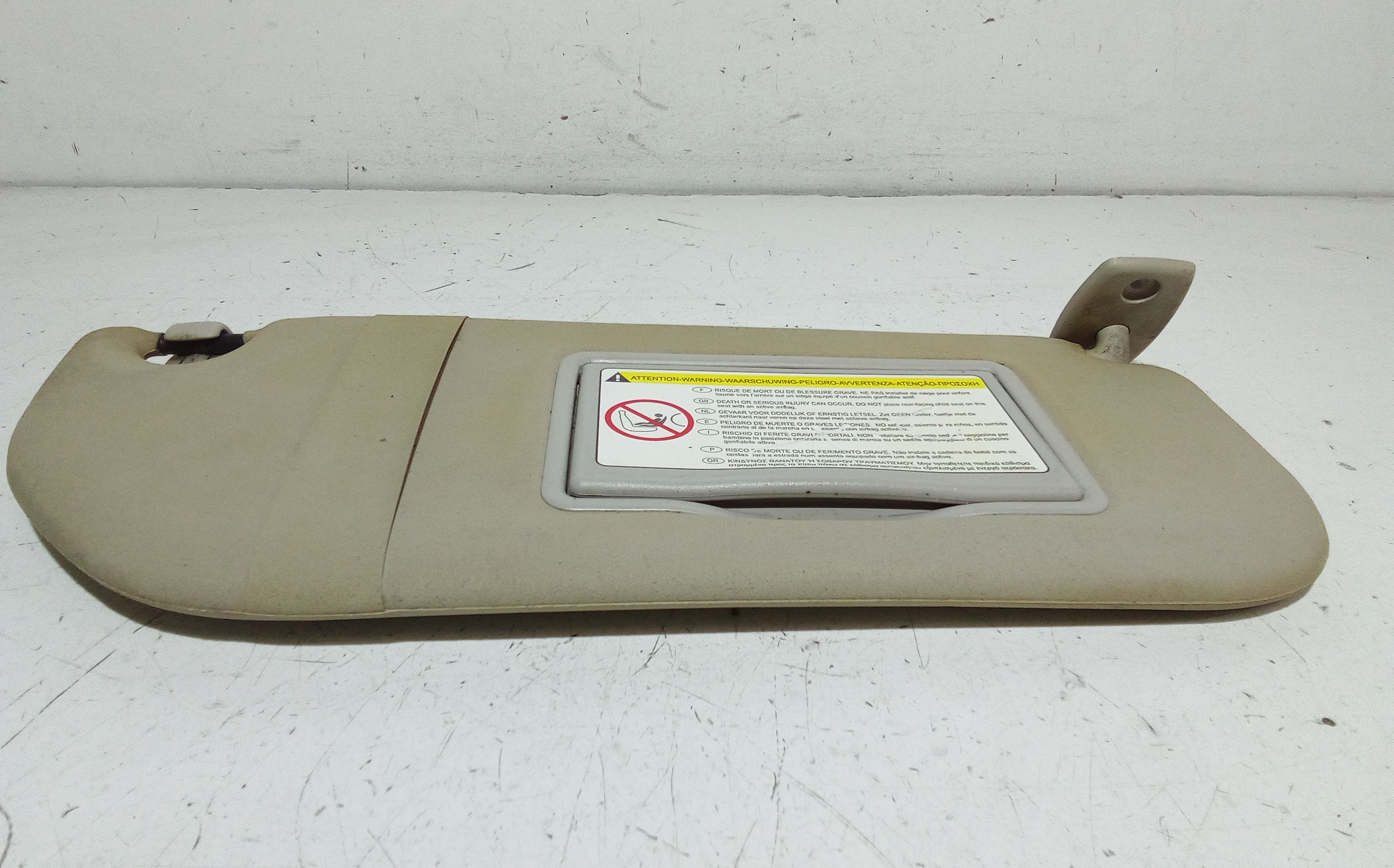 Aletta Parasole Parabrezza Destro 0474109010 Usato