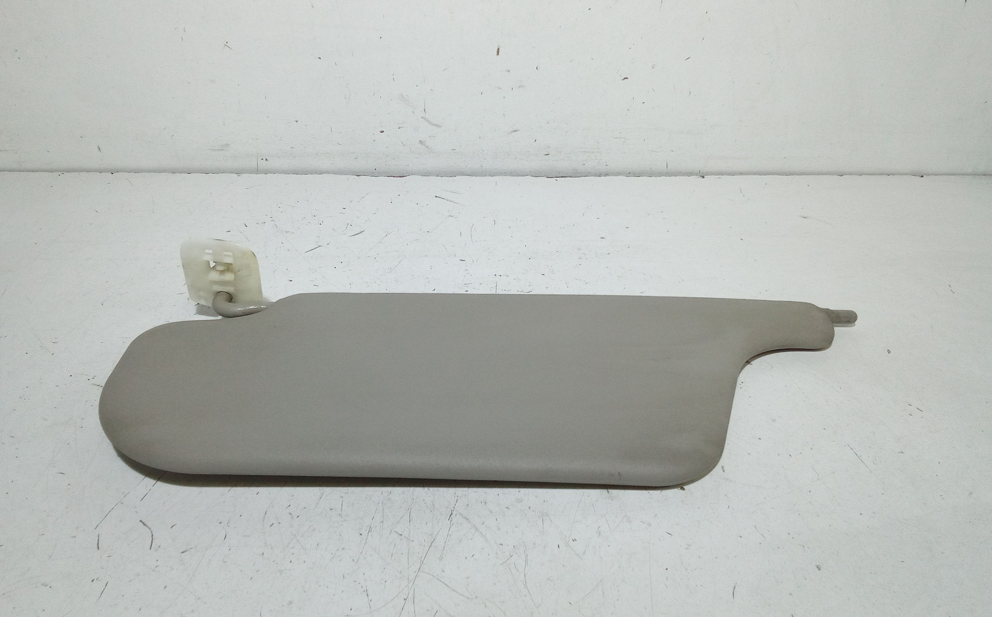 Aletta Parasole Parabrezza Sinistro 8200294234 Usato