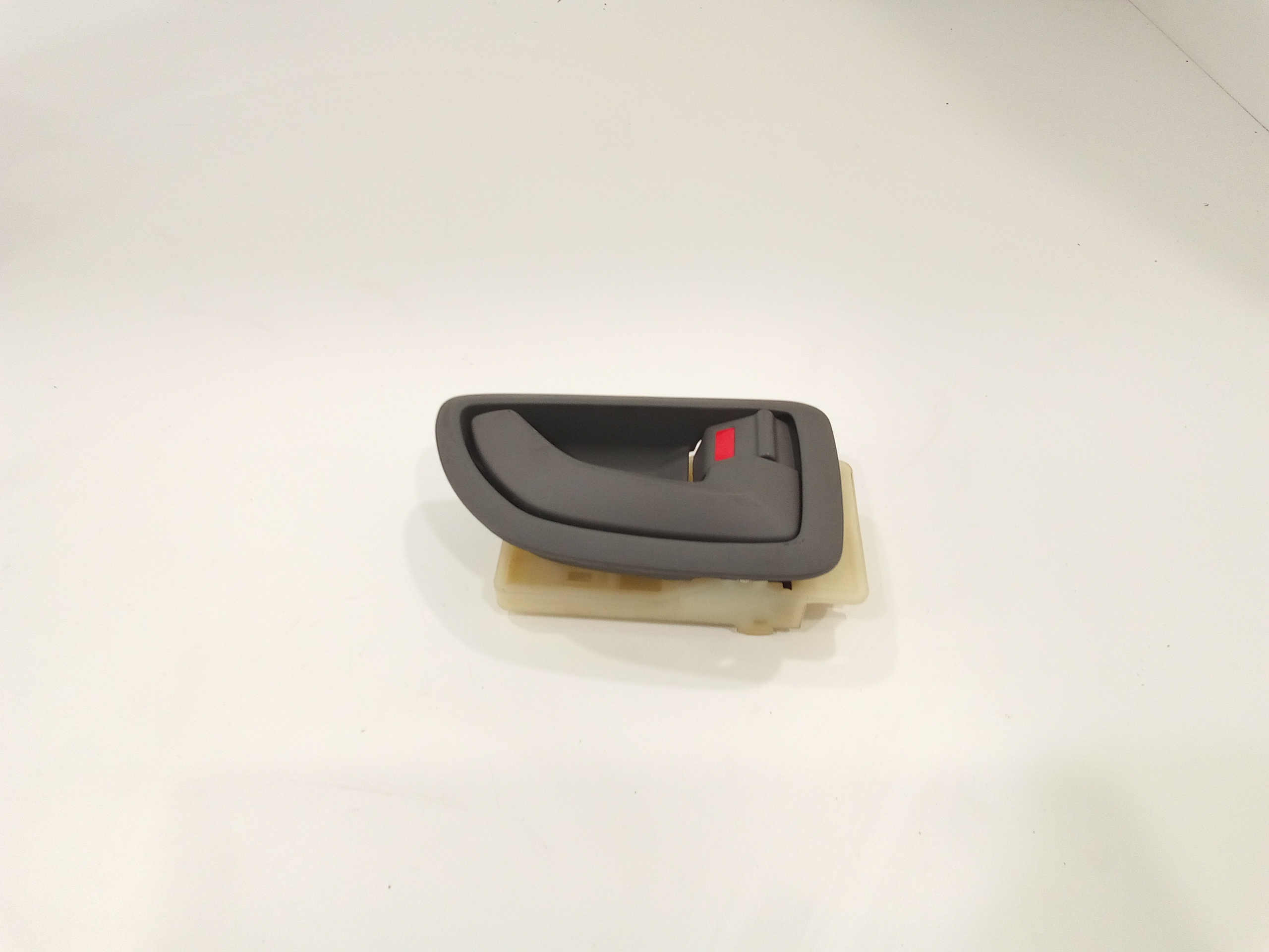 Maniglia Int. Apertura Porta Post. Destro 826202E000DD Usato