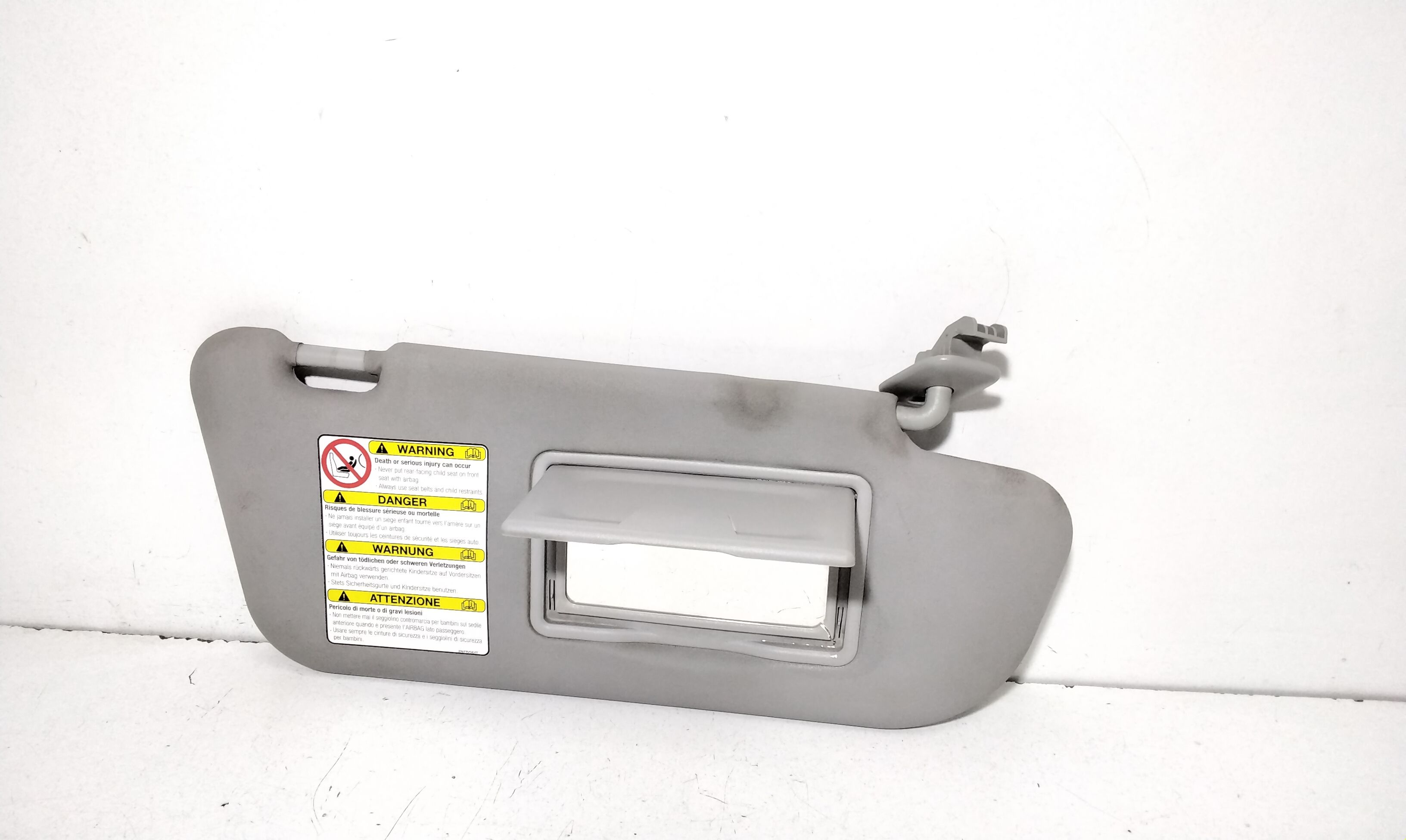 Aletta Parasole Parabrezza Destro BR5S6927030 Usato