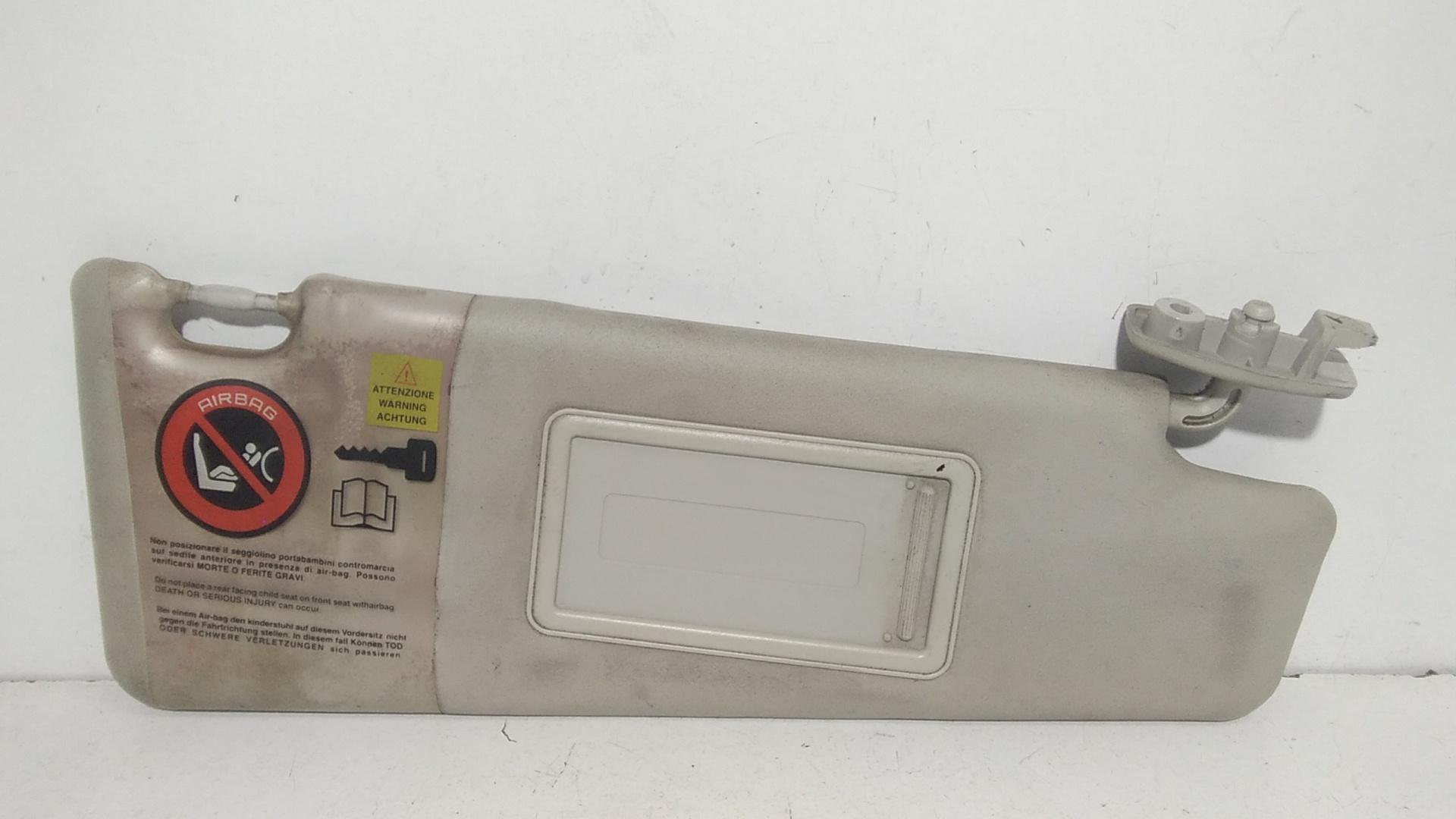 Aletta Parasole Parabrezza Destro 735361684 Usato