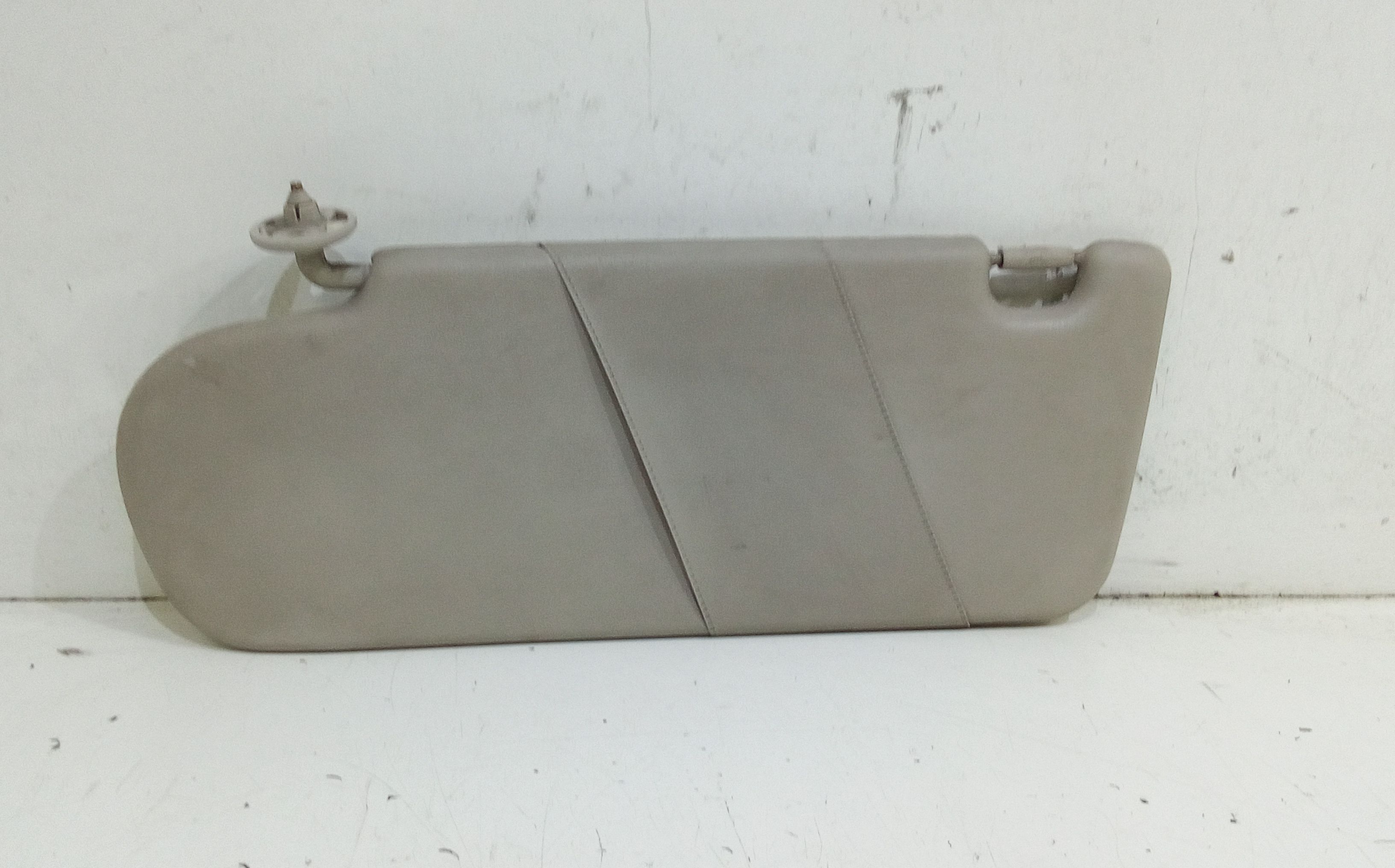 Aletta Parasole Parabrezza Sinistro AWR4896LUM Usato