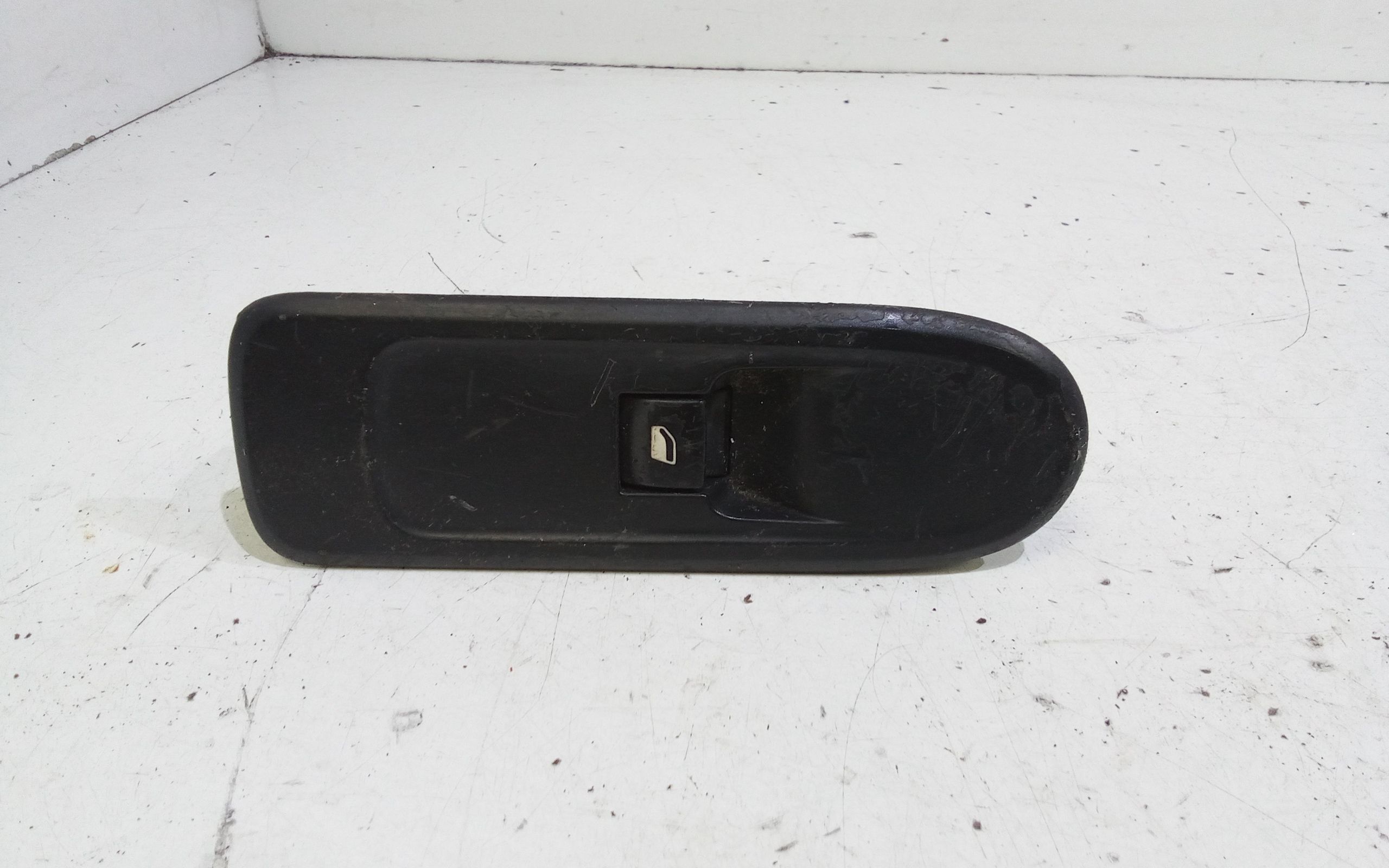 Interruttore Alzacristalli Porta Ant. Destro Usato