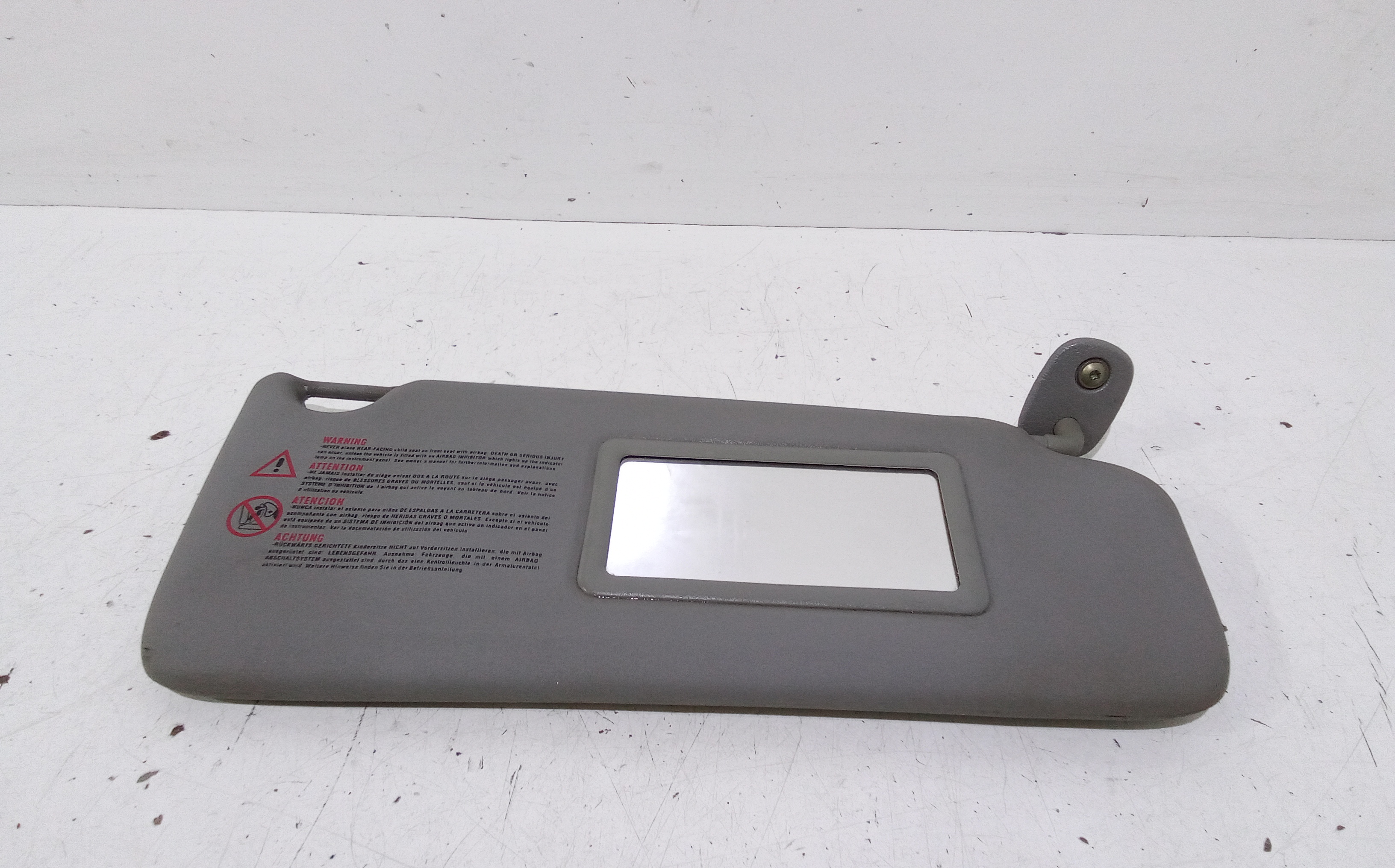 Aletta Parasole Parabrezza Destro 8200240038 Usato