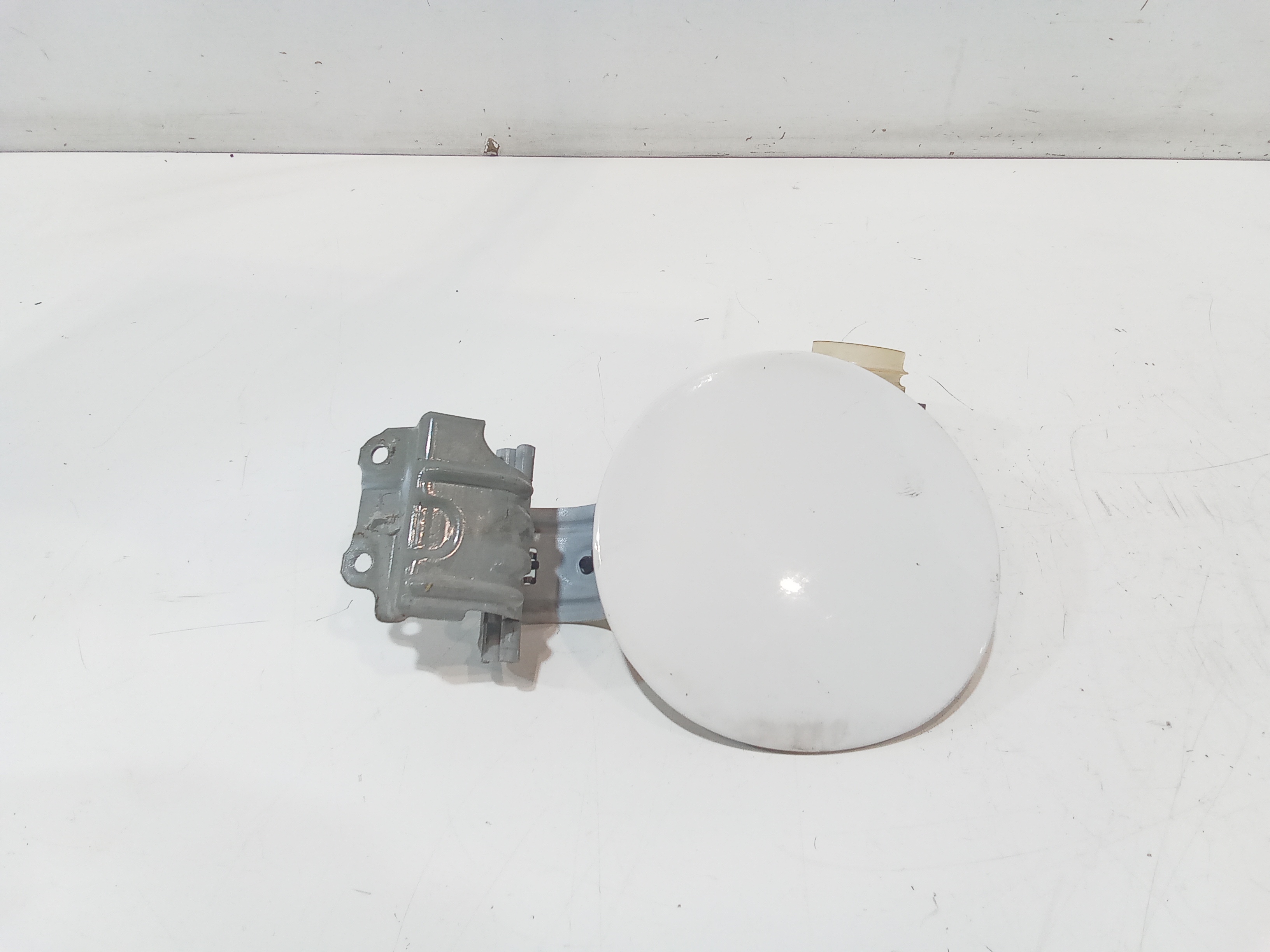 Sportello Carburante 773500H030 Usato