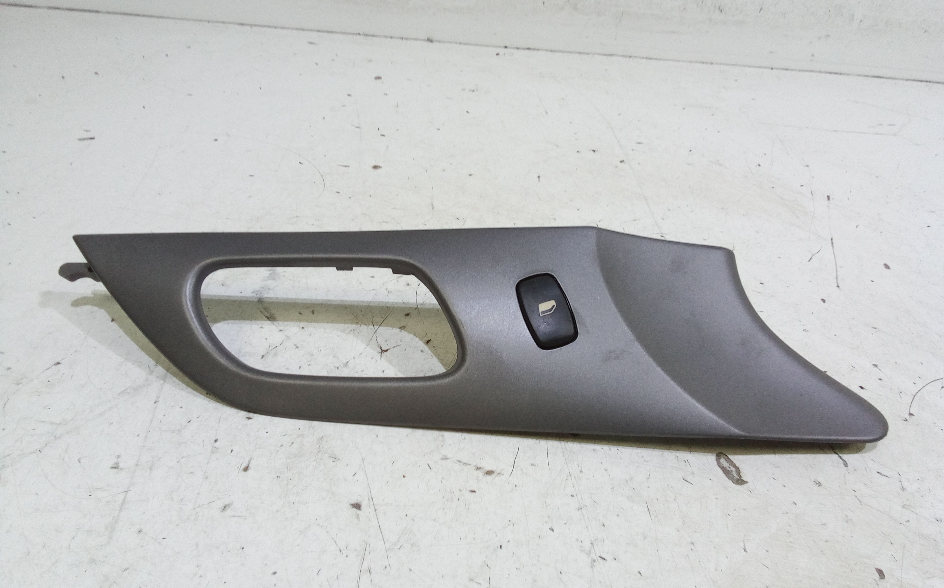 Interruttore Alzacristalli Porta Ant. Destro Usato