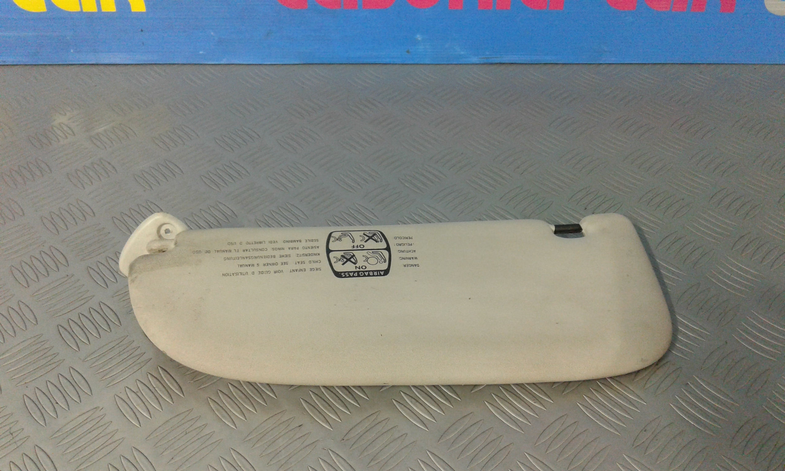 Aletta Parasole Parabrezza Destro Usato