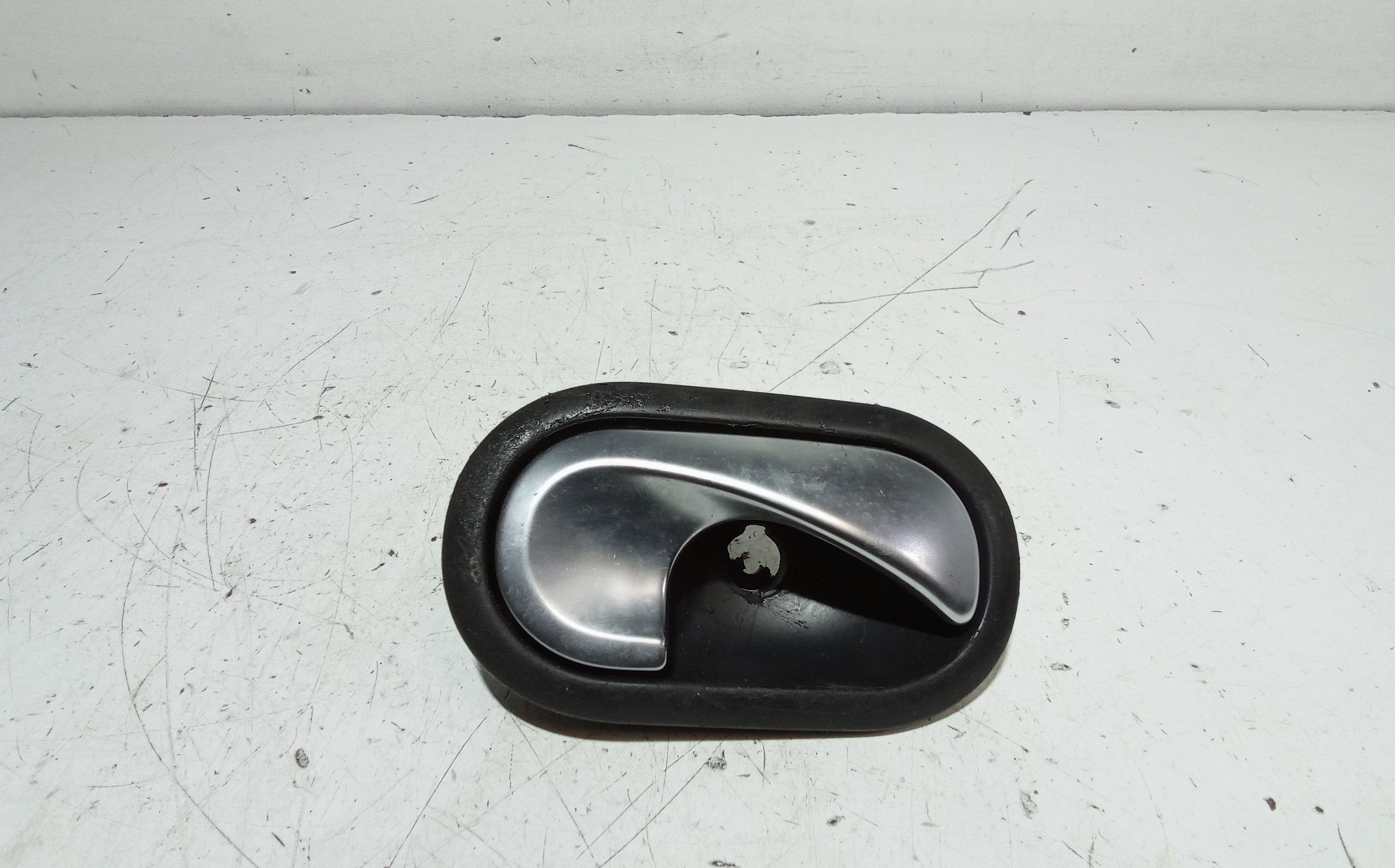 Maniglia Int. Apertura Porta Ant. Destro Usato