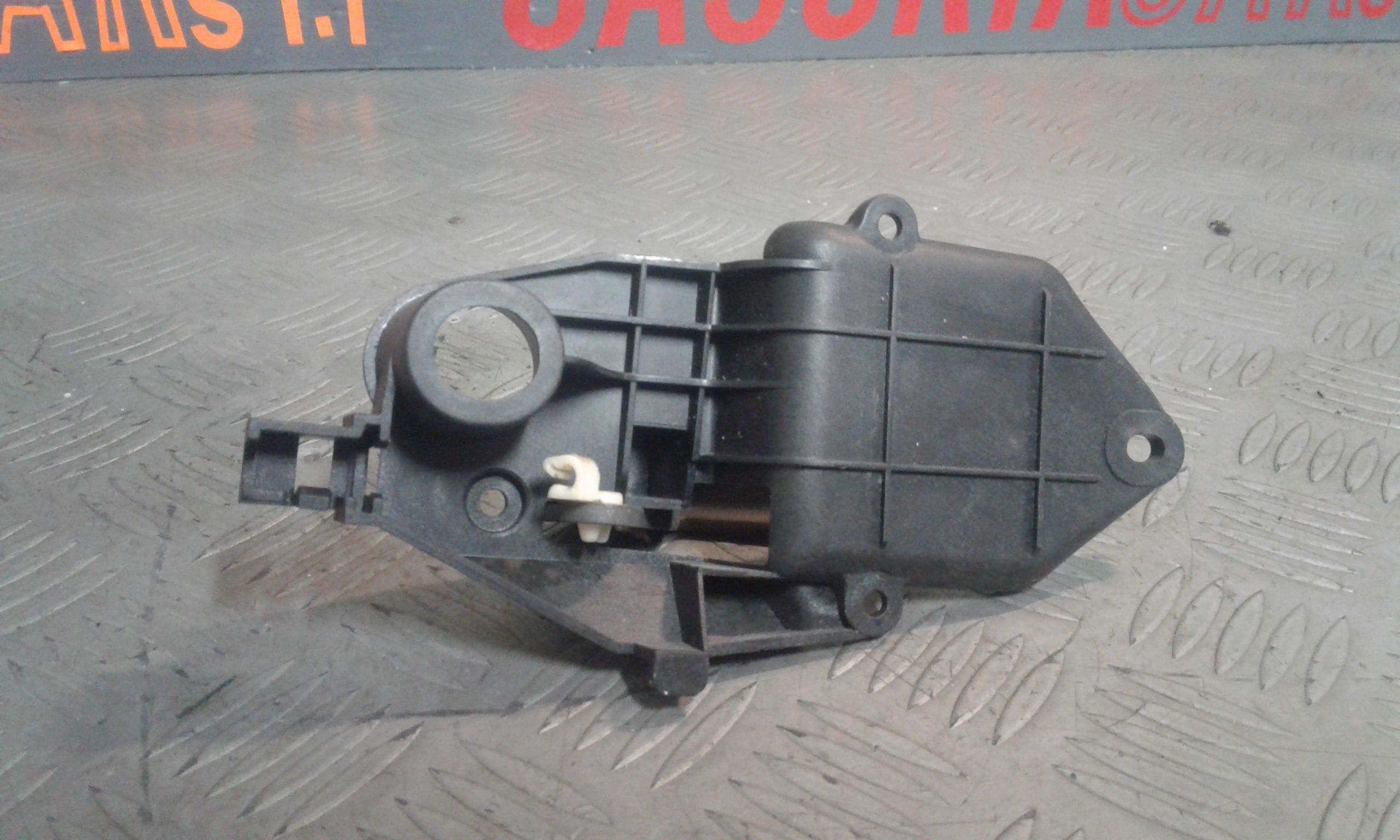 Maniglia Int. Apertura Porta Ant. Destro Usato