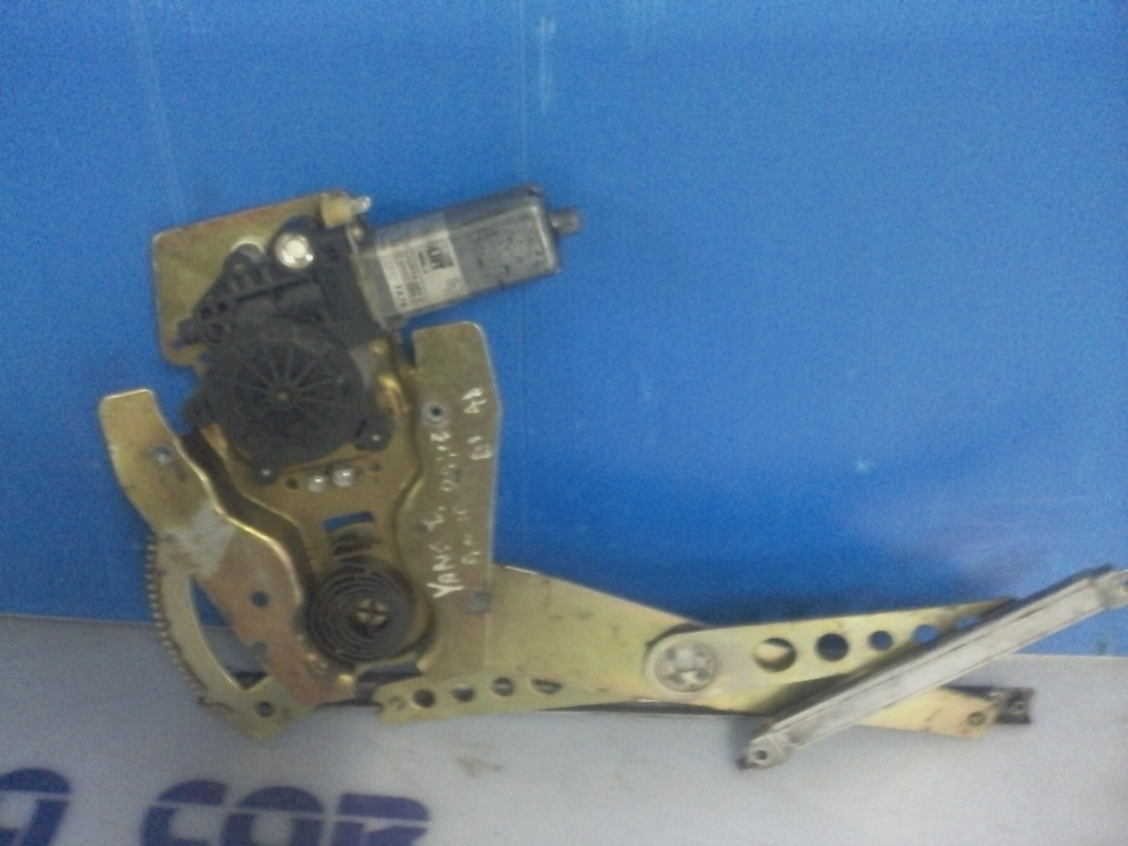 Alzacristallo Porta Ant. Destro 698100D010 Usato