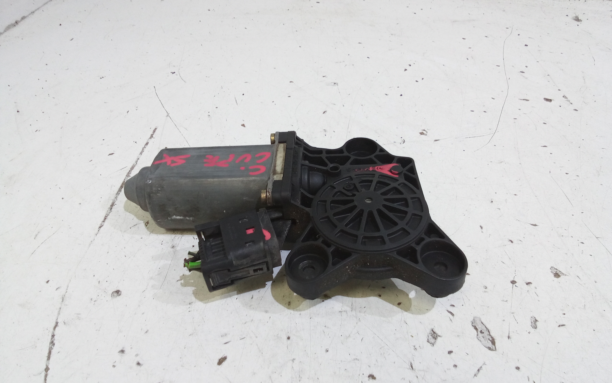 Motorino Alzacristallo Porta Ant. Sinistro A2118203042 Usato