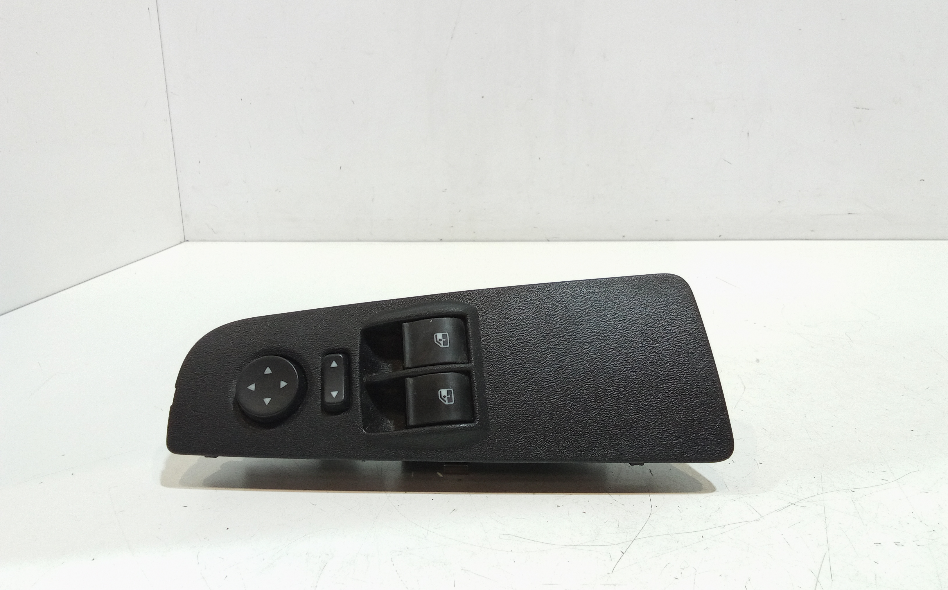 Interruttore Alzacristalli Porta Ant. Sinistro Usato