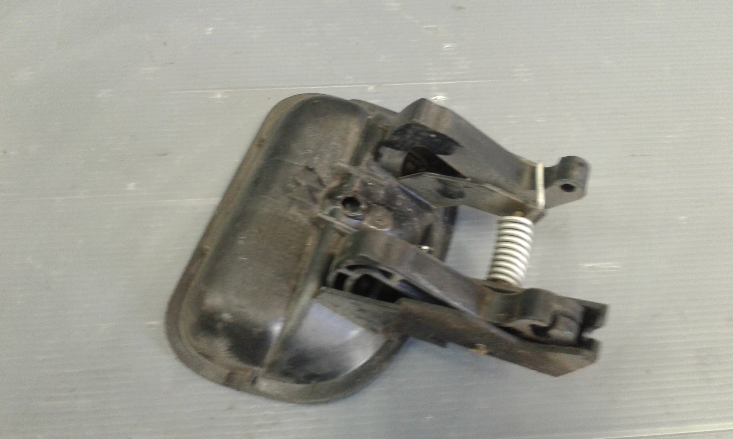 Maniglia Int. Apertura Porta Post. Destro 8200095965 Usato