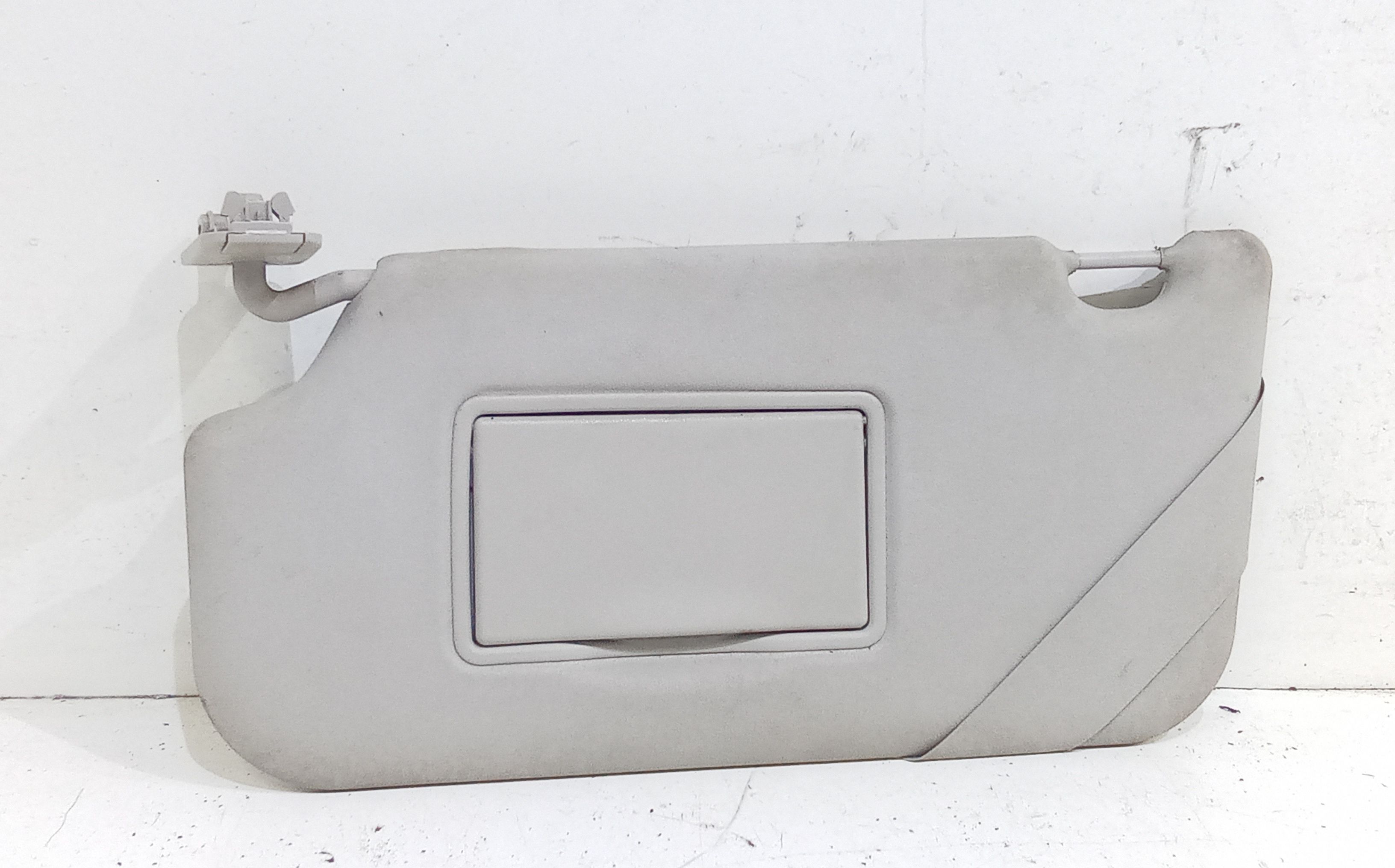 Aletta Parasole Parabrezza Sinistro 1702310 Usato