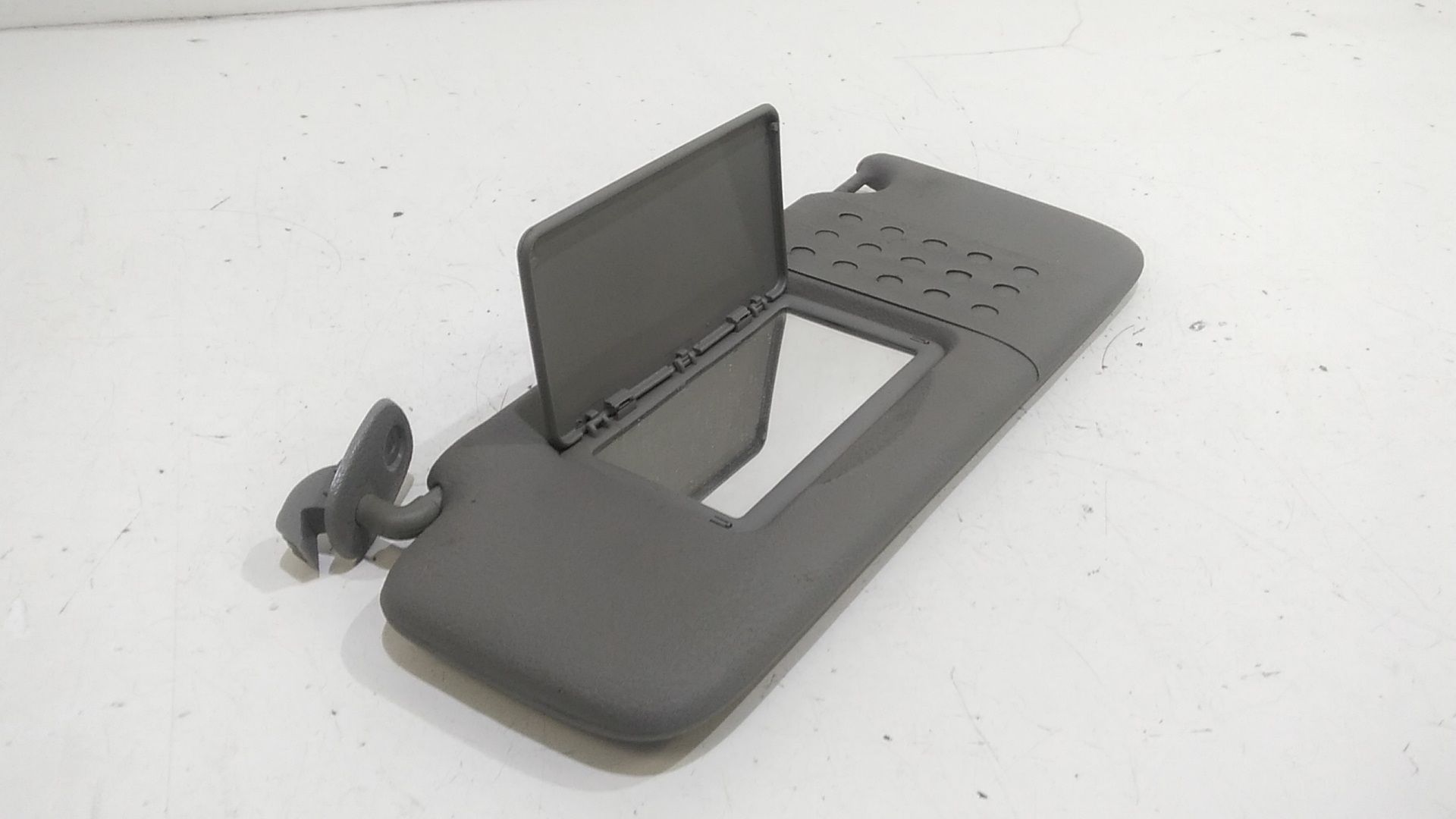 Aletta Parasole Parabrezza Sinistro 8200249085 Usato