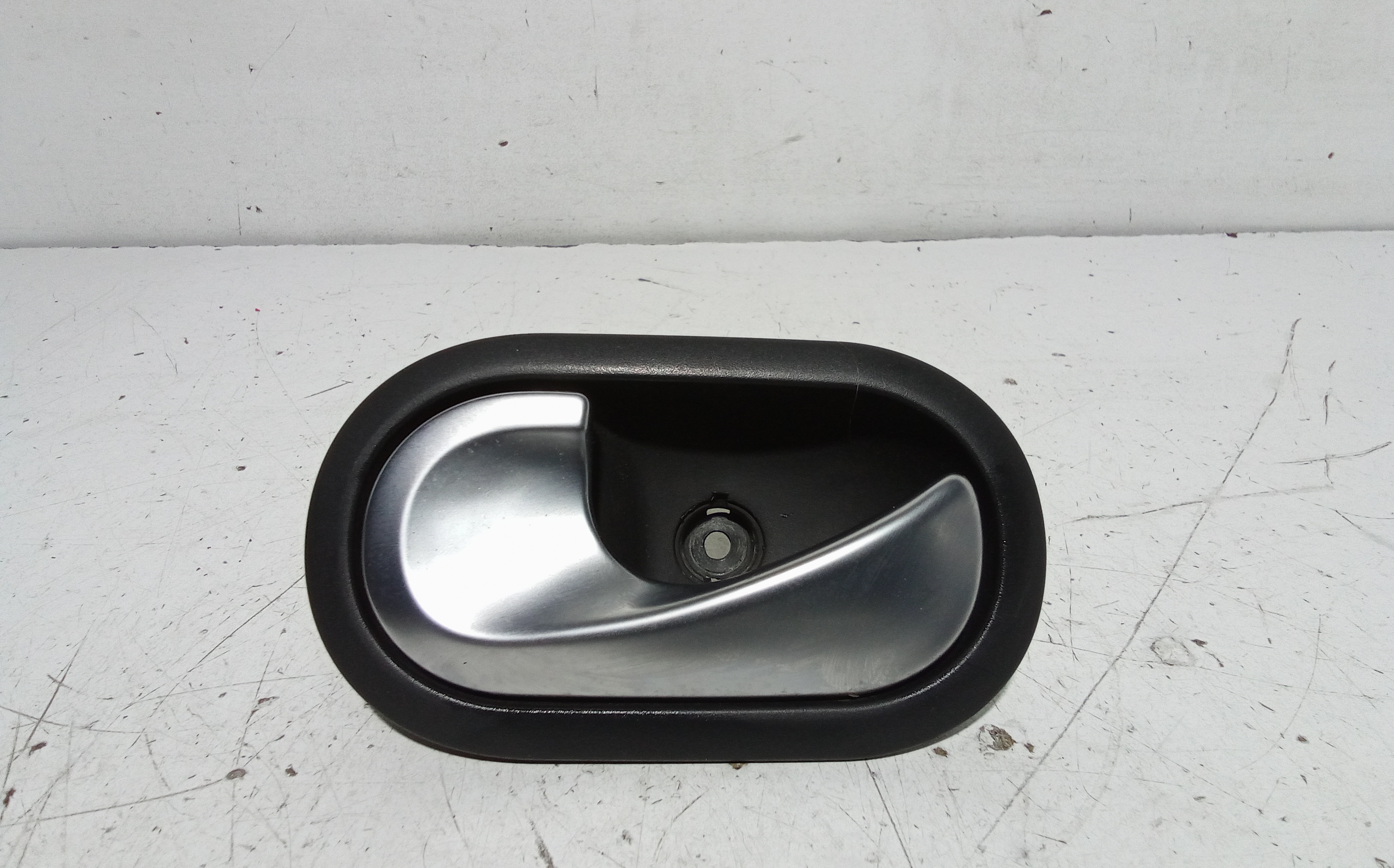 Maniglia Int. Apertura Porta Ant. Sinistro 8200310579 Usato