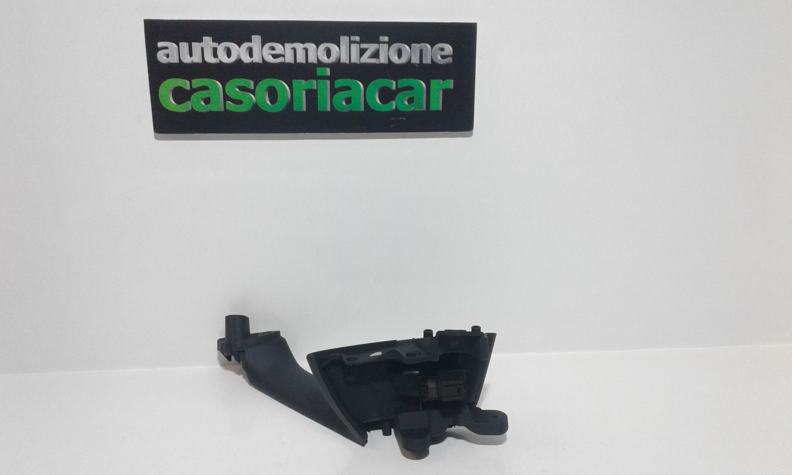 Interruttore alzacristalli porta post. Sinistro - Immagine 1 di 3