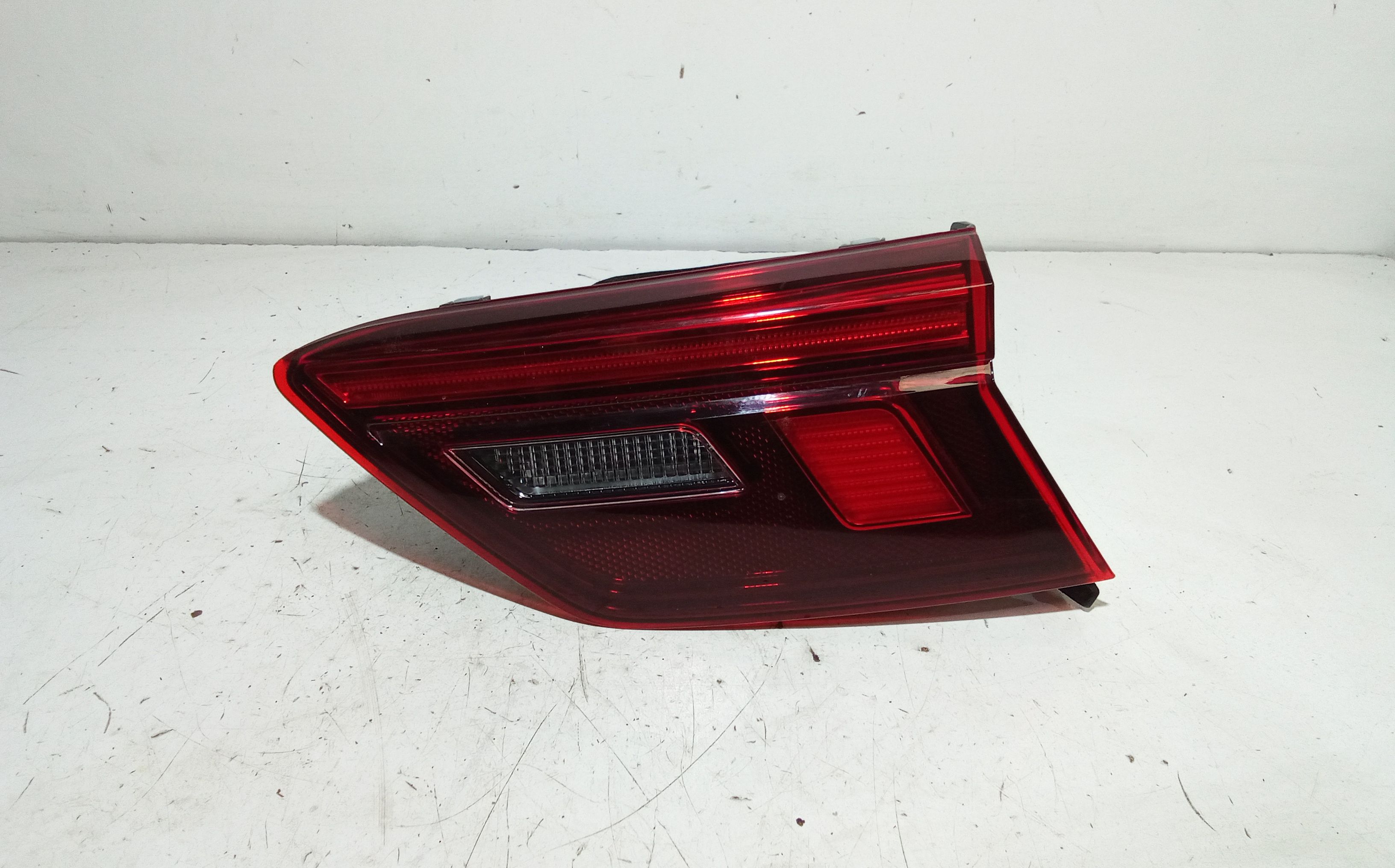 Fanale Post. Parte Int. Destro 5NA945094F Usato