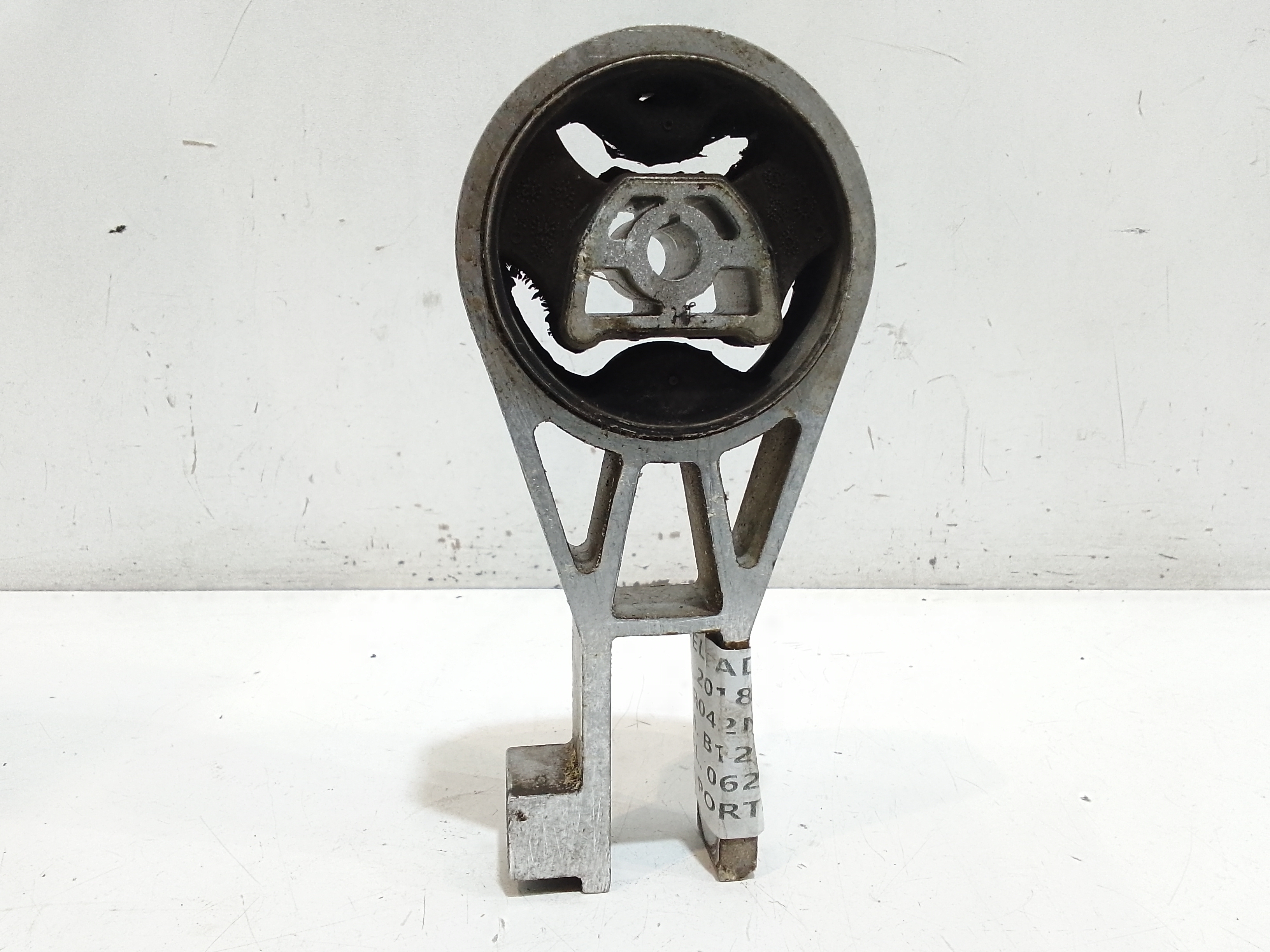 Piastra Alloggiamento Supporto Motore (Con Eventuale Bielletta O Tirante Associato) Usato