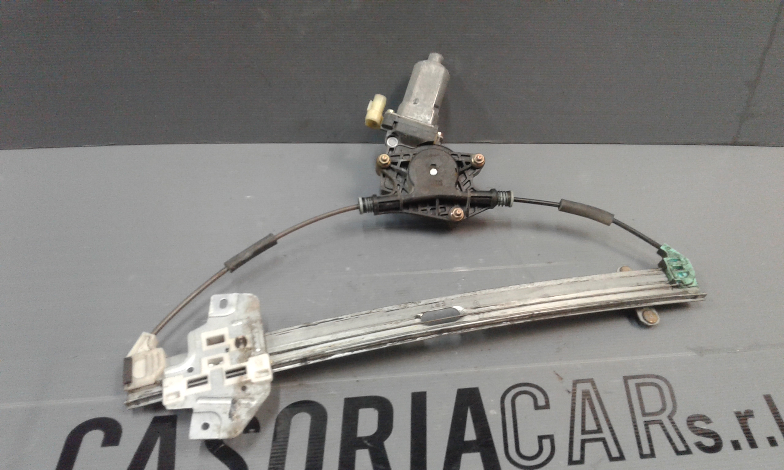 Alzacristallo Porta Ant. Destro 824021G000 Usato