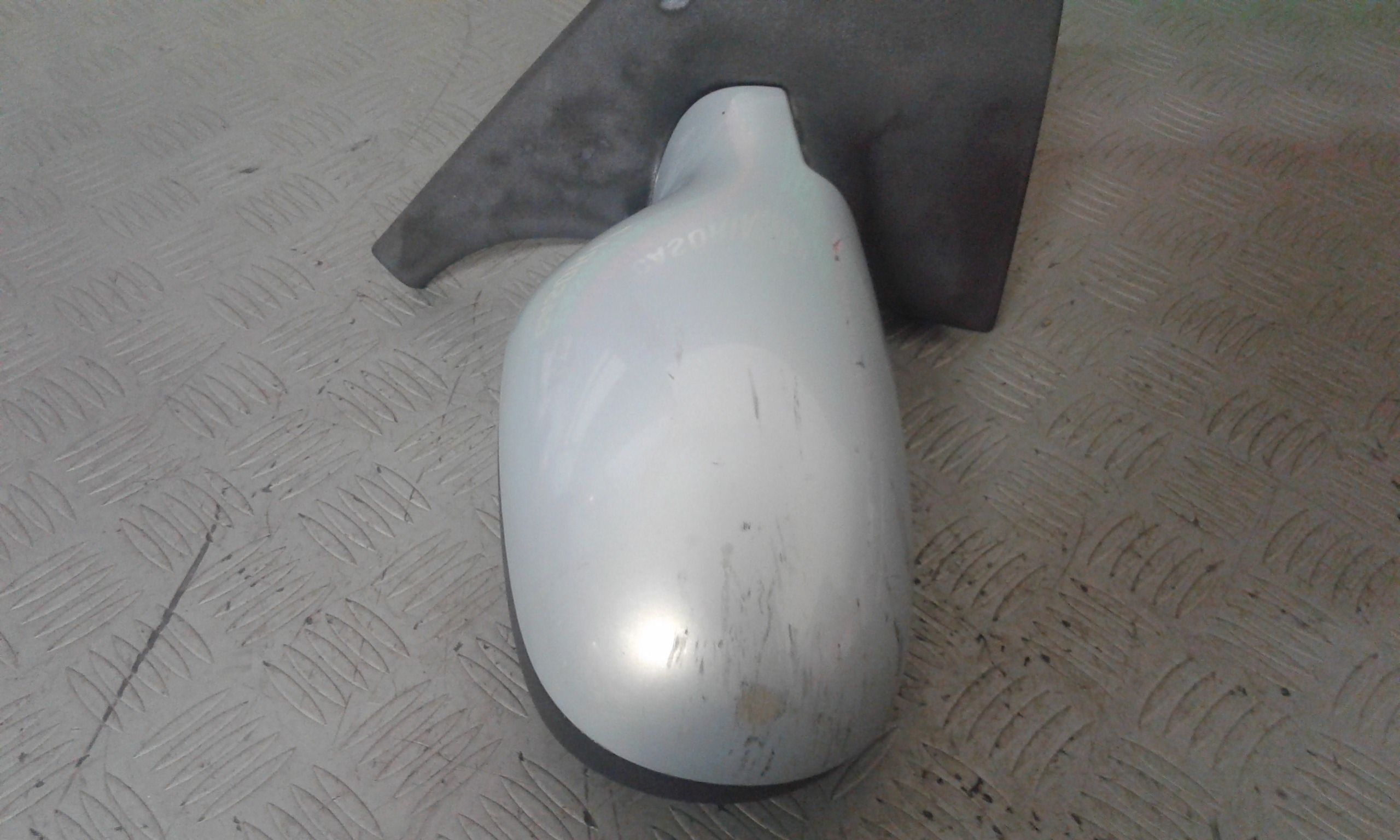 Retrovisore Est. Destro Usato