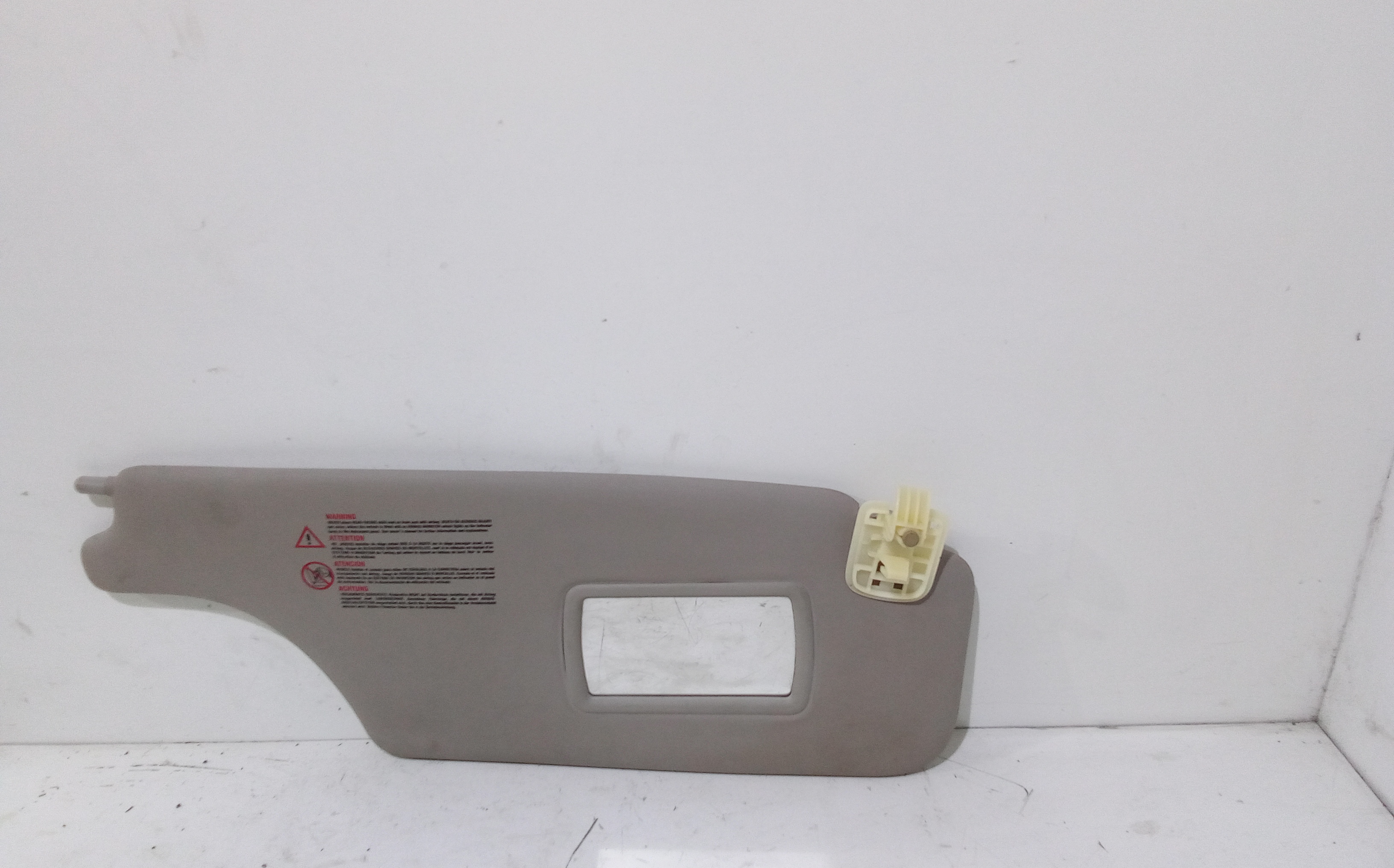 Aletta Parasole Parabrezza Destro 8200213199 Usato