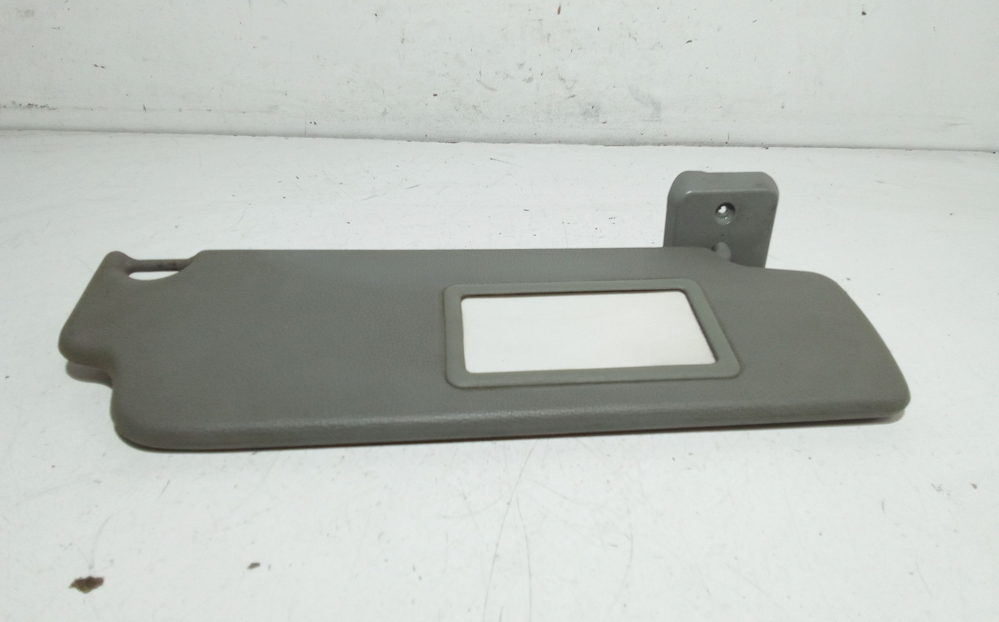 Aletta Parasole Parabrezza Destro 8200190789 Usato