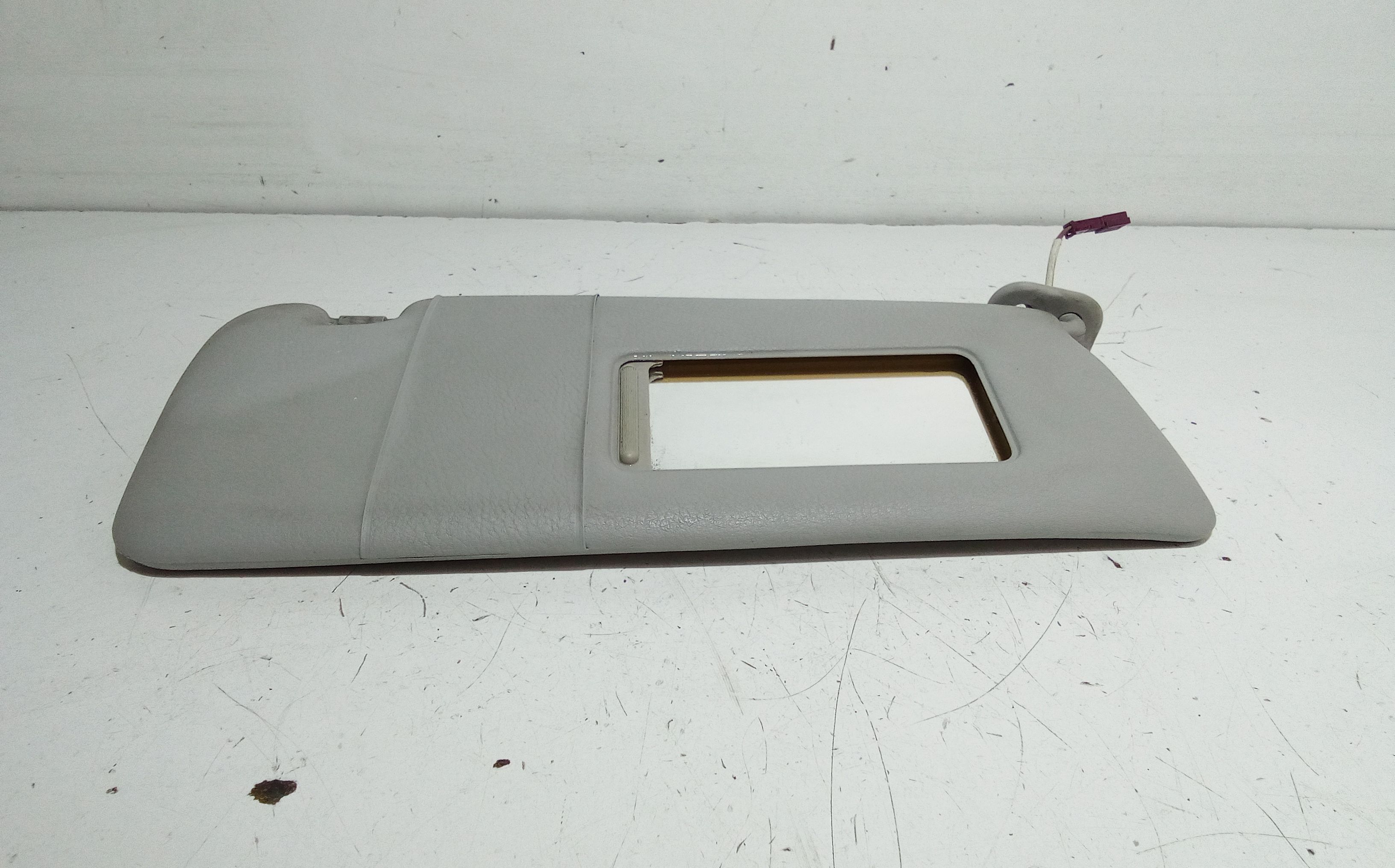 Aletta Parasole Parabrezza Destro 51162699048 Usato