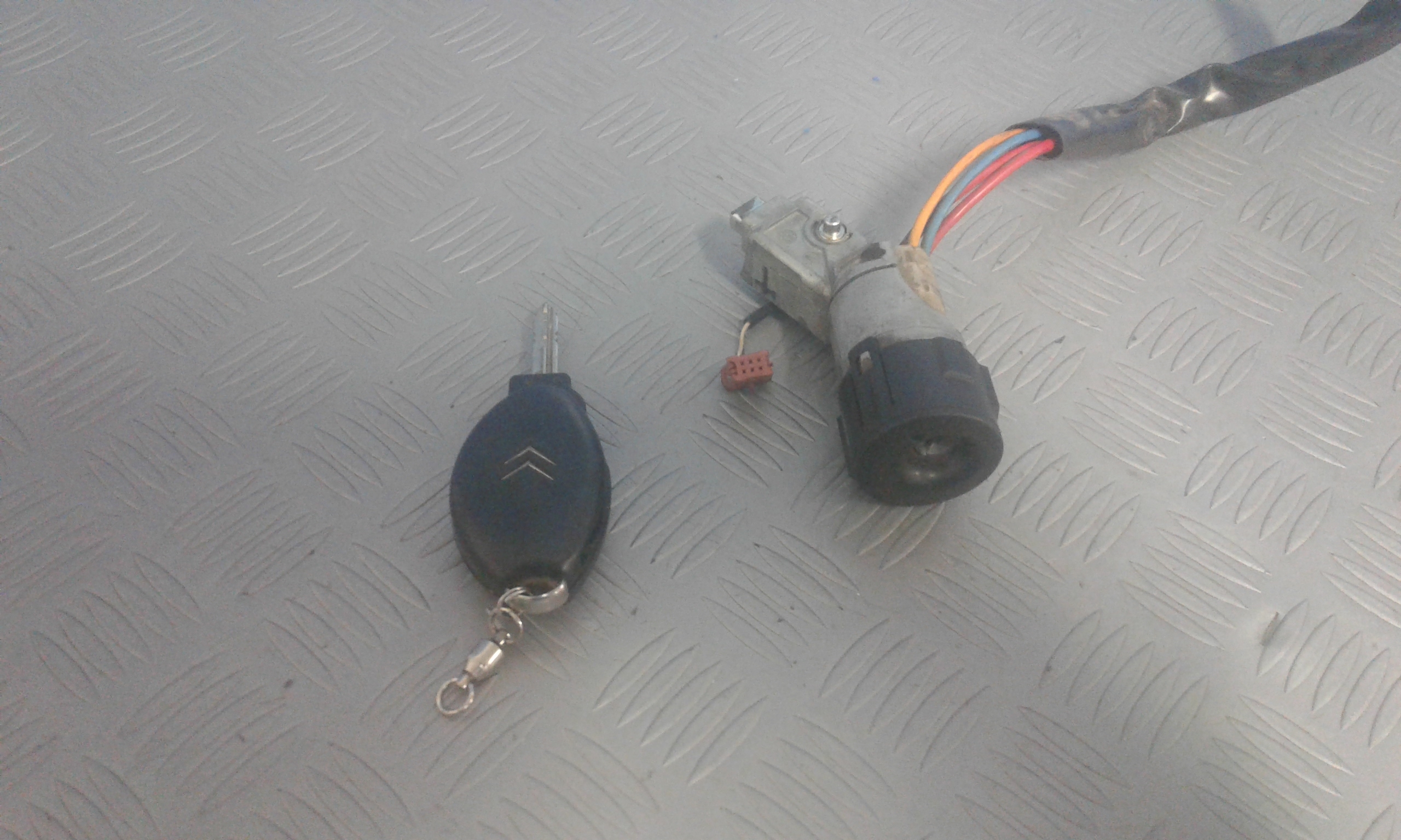 Commutatore Avviamento Con Cilindretti Serrature Usato